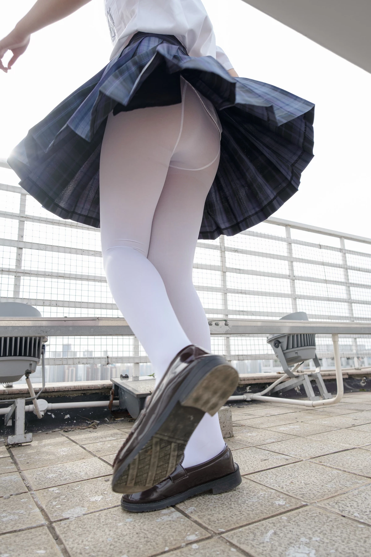 萝莉写真机构森萝财团月下002小夜主题户外性感白T配格子短裙露超薄白丝诱惑写真102P