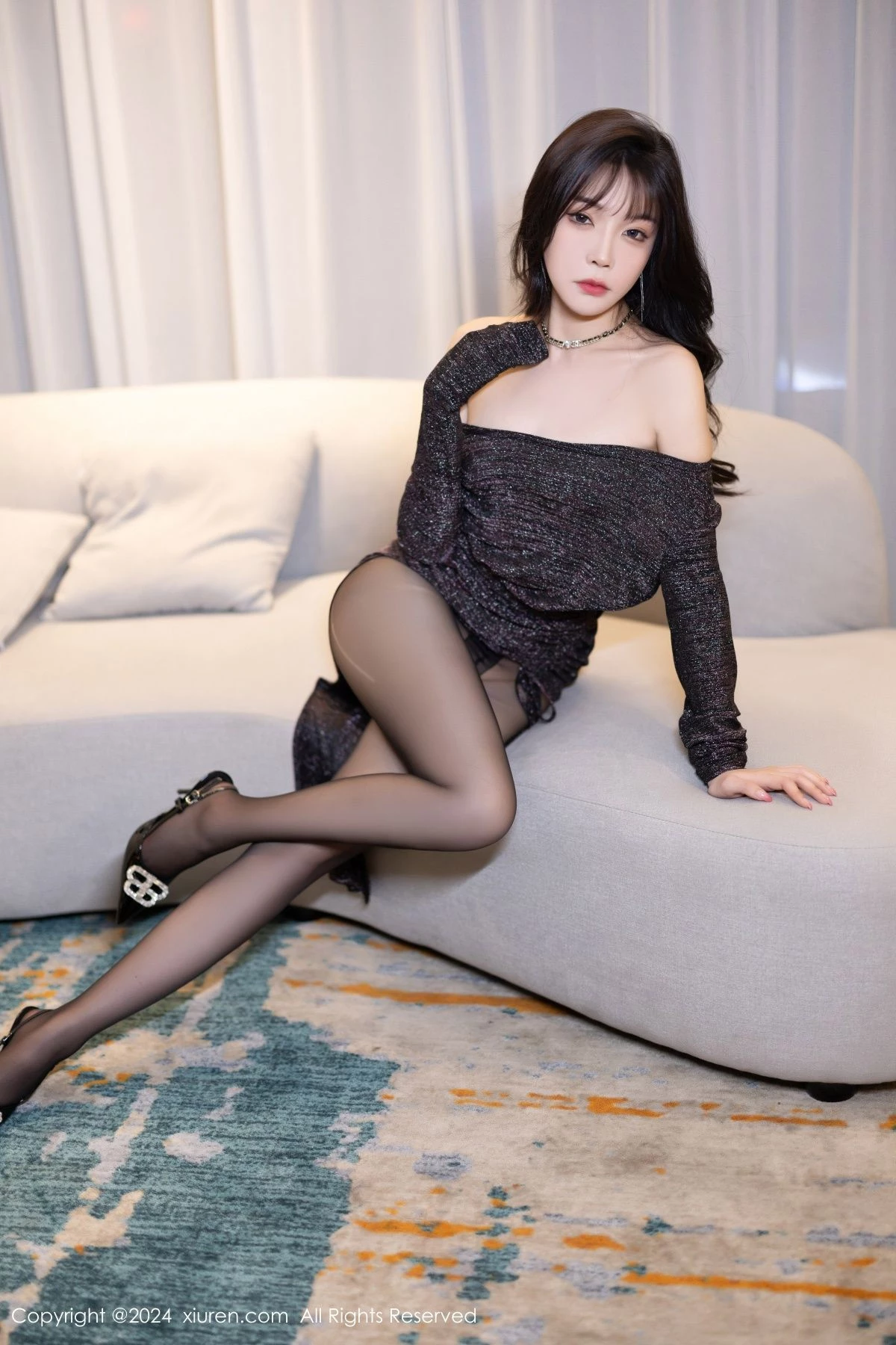 XiuRen第8200期_女神徐莉芝Booty黑色连衣长裙+紫色情趣服饰秀曼妙身姿诱惑写真88P
