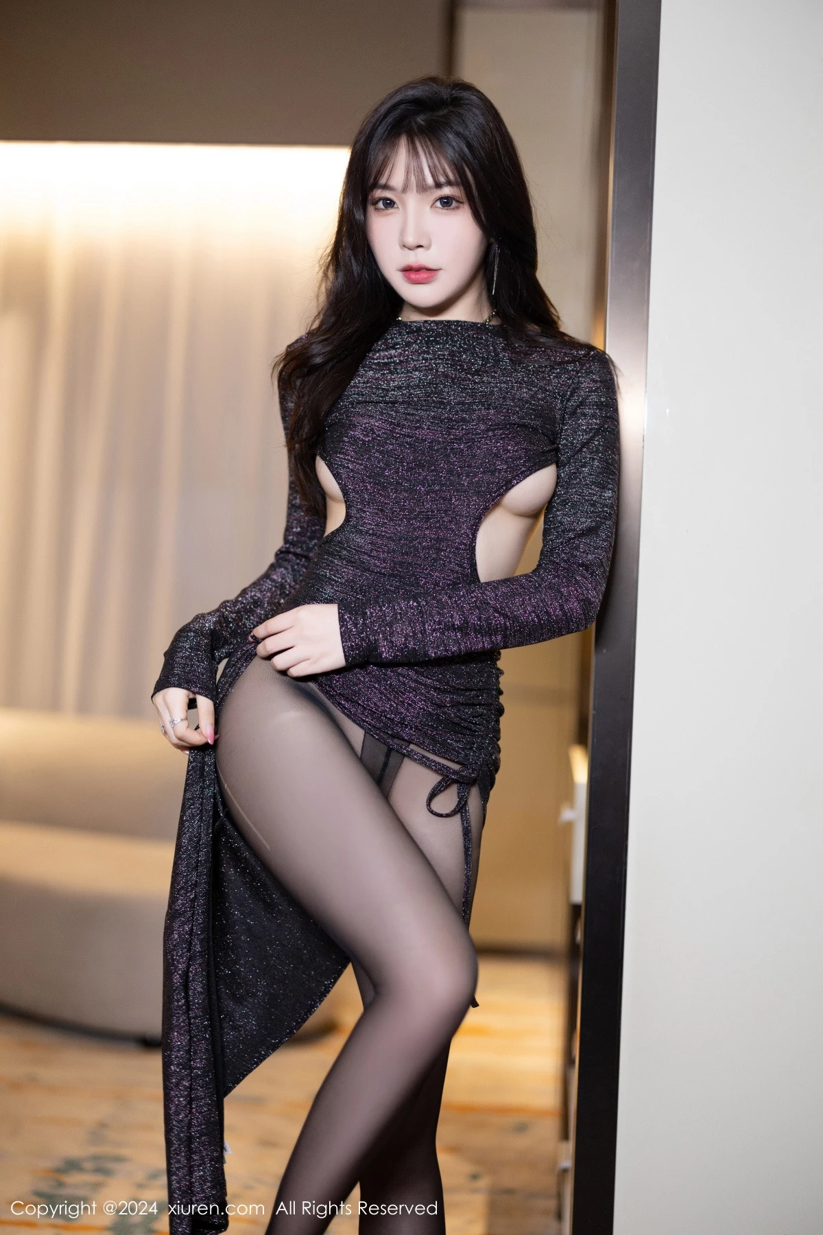 XiuRen第8200期_女神徐莉芝Booty黑色连衣长裙+紫色情趣服饰秀曼妙身姿诱惑写真88P