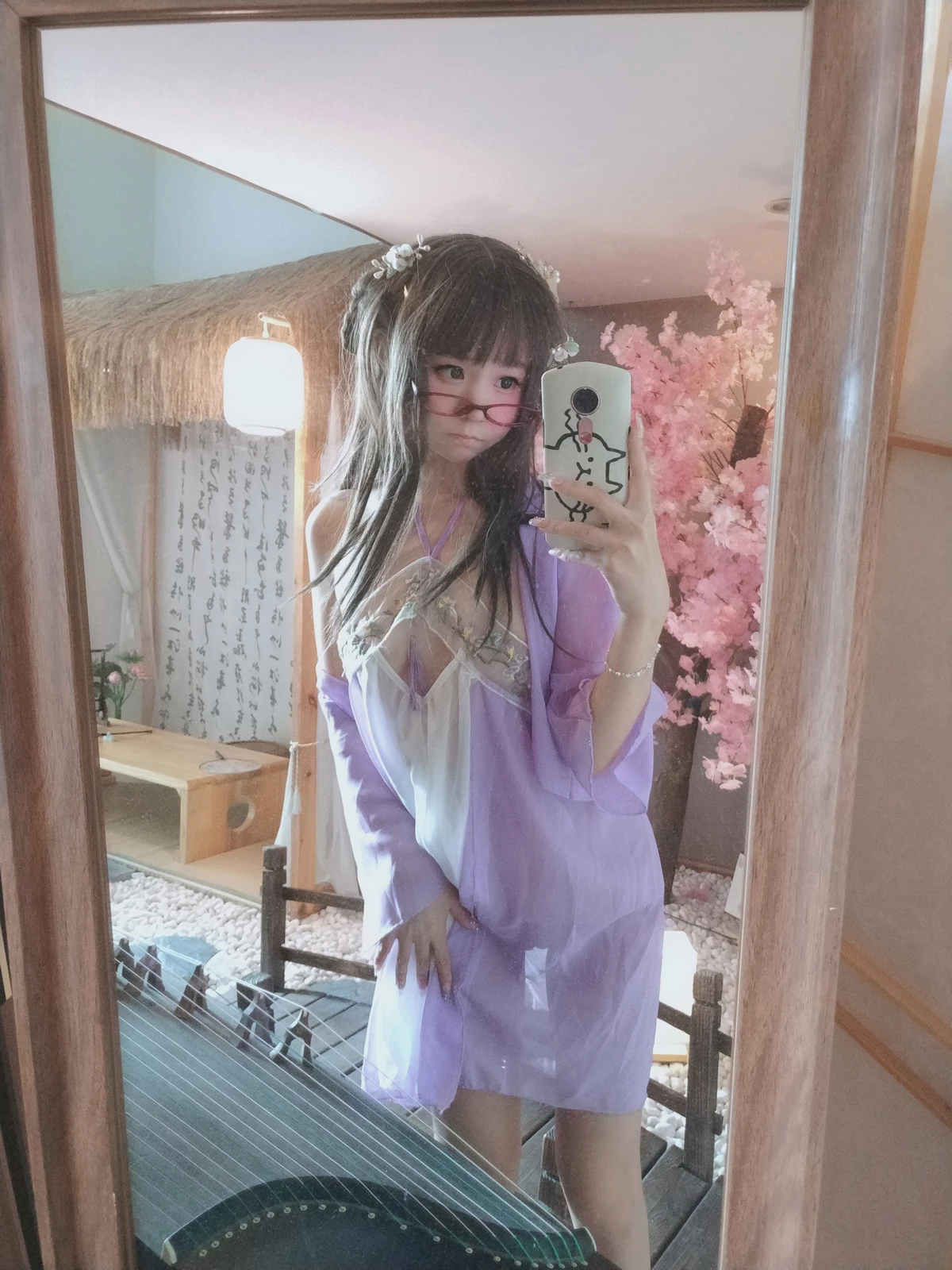 网络美女软妹摇摇乐古典样式主题性感紫色古装薄纱服饰配白色丁字裤秀翘臀美腿诱惑写真117P