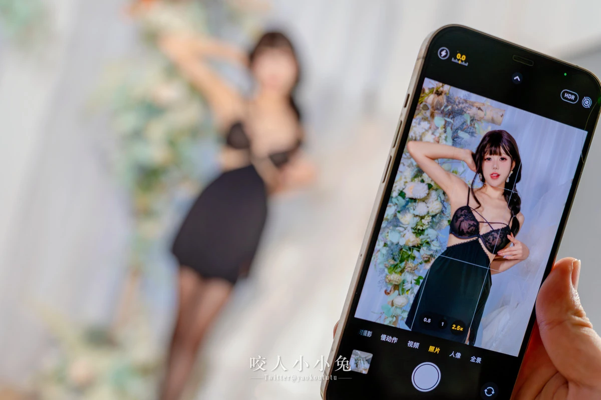 颜值博主咬一口兔娘婚前最后一夜主题私房性感黑色蕾丝内衣配黑丝袜秀惹火身材诱惑写真75P
