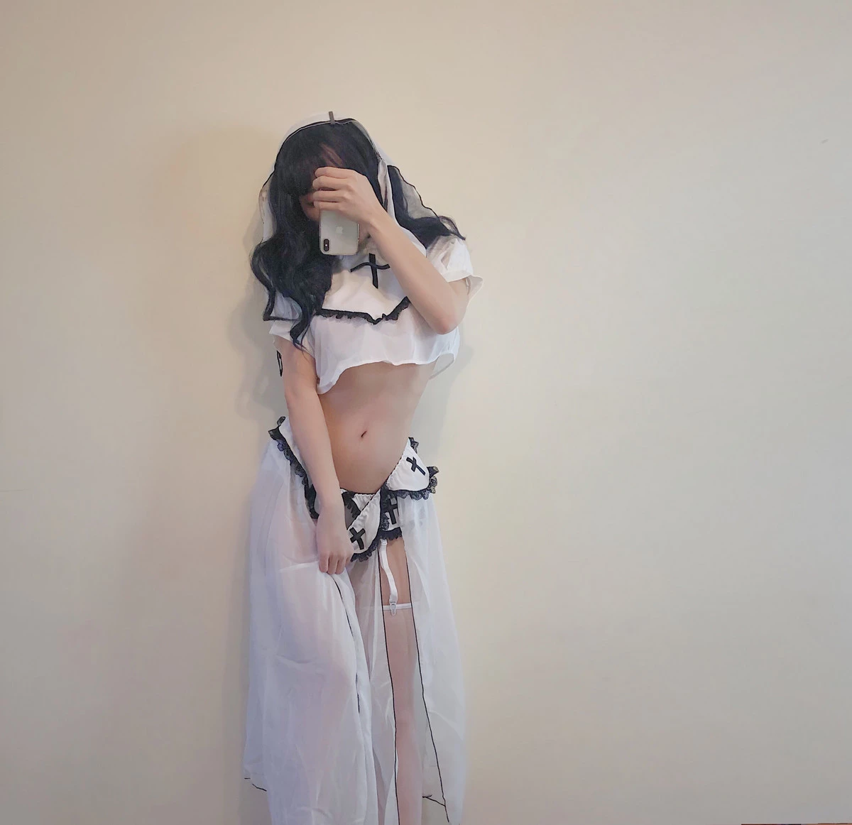 动漫博主小仓千代w白色修女服自拍主题自拍系列性感修女服饰配白丝袜秀美腿诱惑写真53P