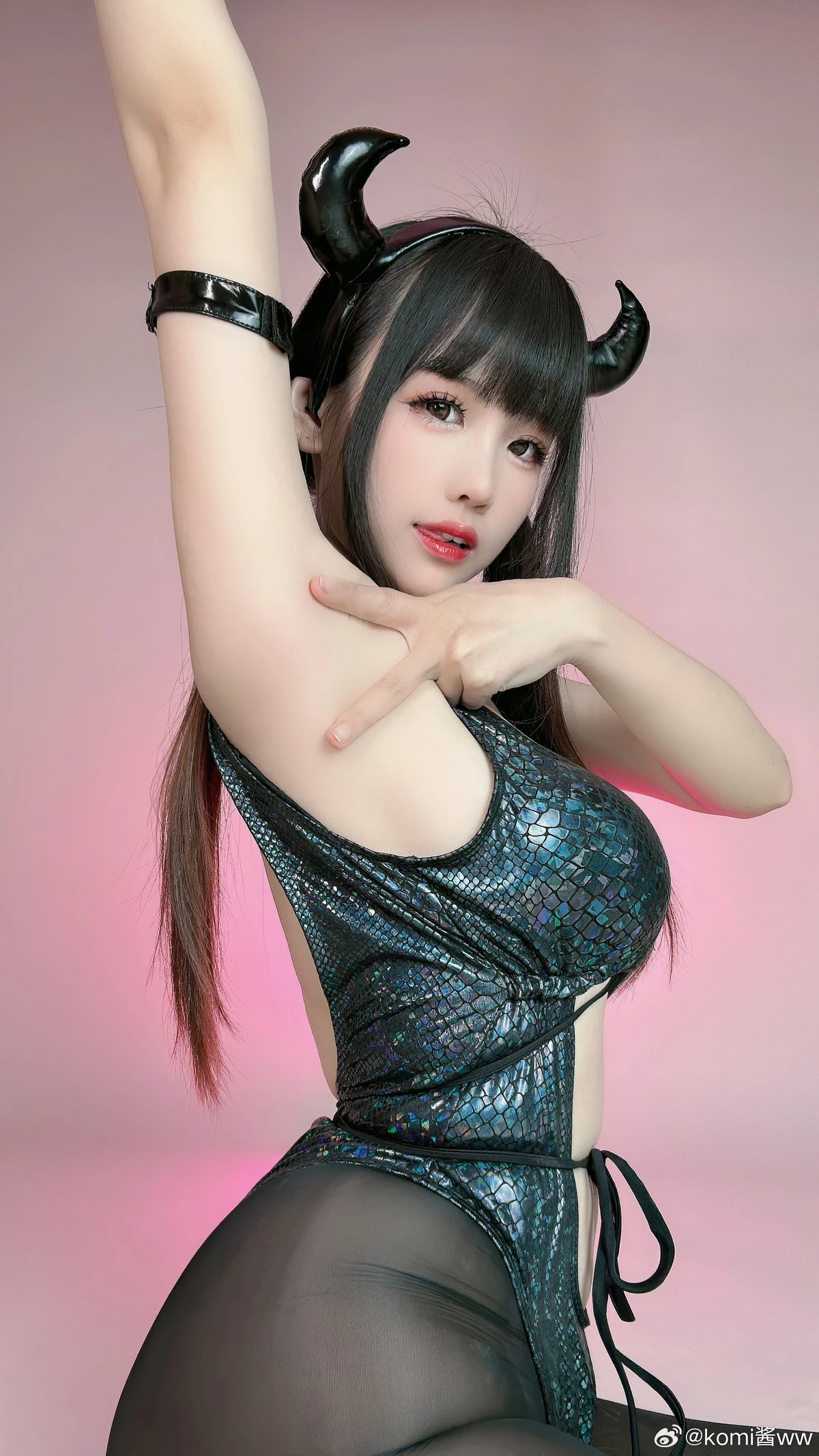 网络美女miko酱ww微博付费合集1主题性感蜘蛛侠服饰+内衣系列秀完美身材迷人诱惑写真360P