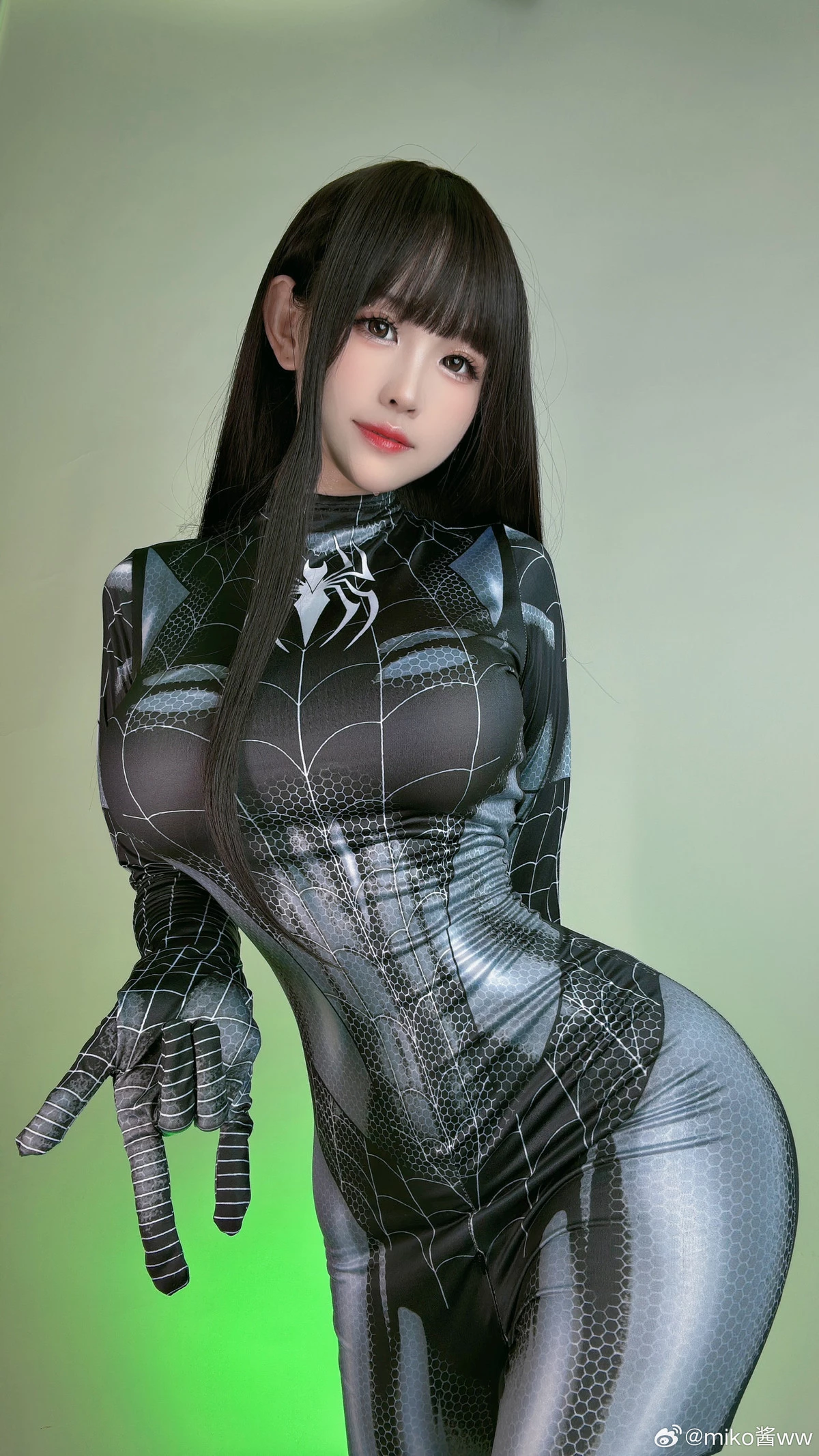 网络美女miko酱ww微博付费合集1主题性感蜘蛛侠服饰+内衣系列秀完美身材迷人诱惑写真360P