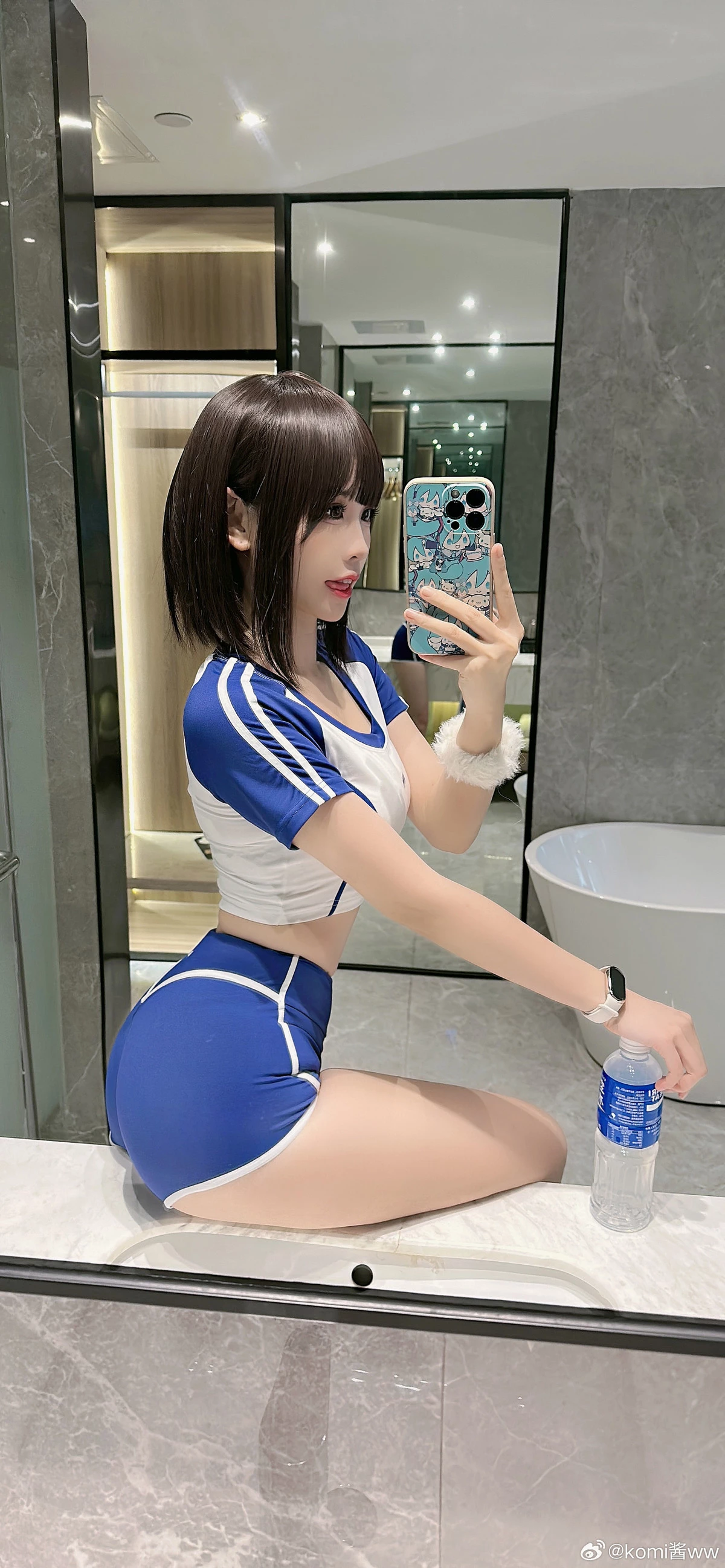 网络美女miko酱ww微博付费合集1主题性感蜘蛛侠服饰+内衣系列秀完美身材迷人诱惑写真360P