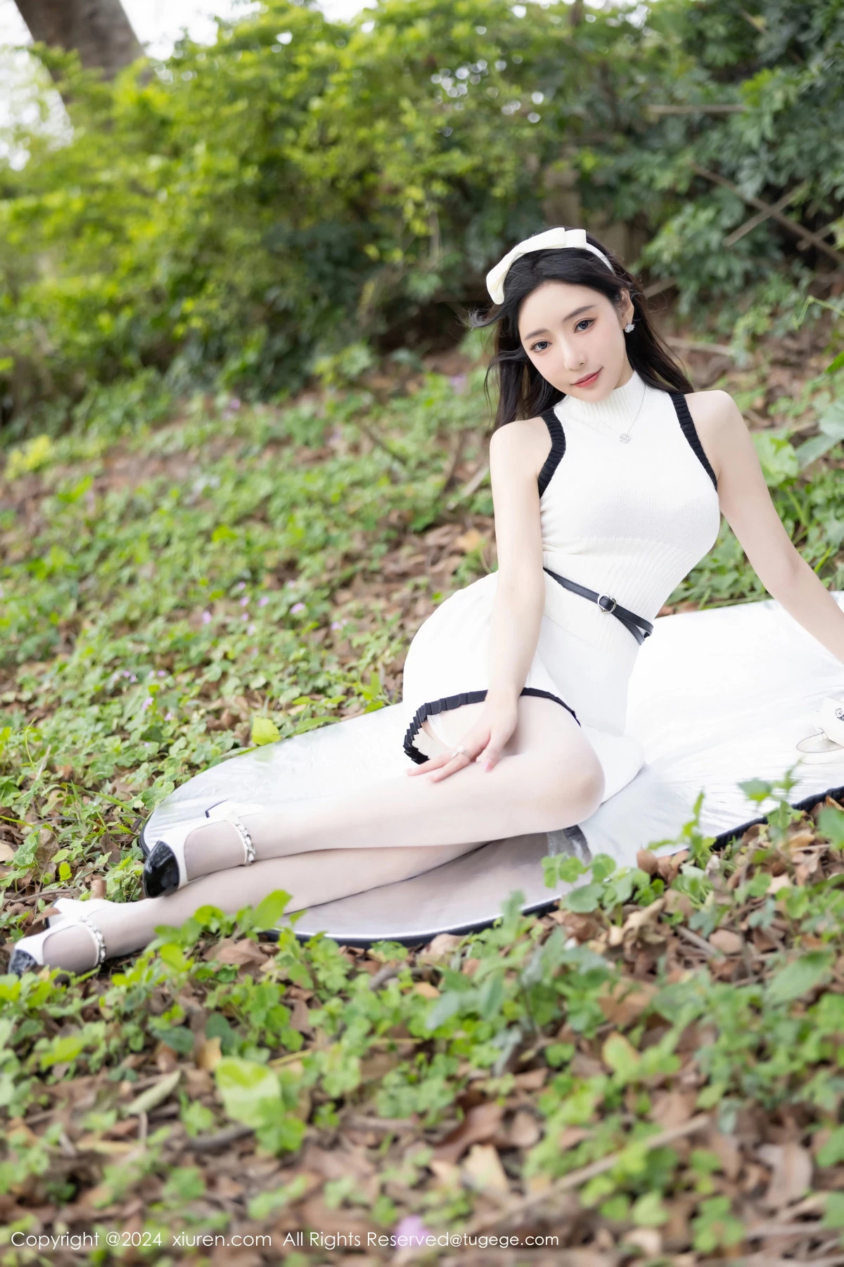 XiuRen第8334期_女神王馨瑶yanni白色连衣短裙露粉色内衣配白丝袜完美诱惑写真80P
