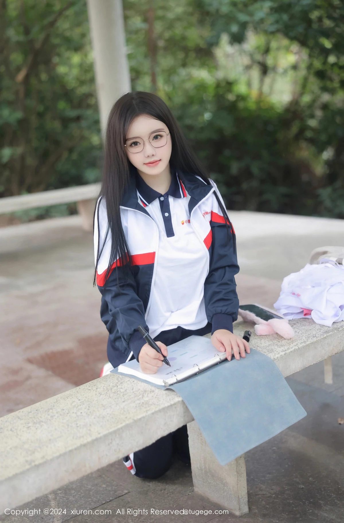 XiuRen第8335期_模特小薯条nienie户外性感学生运动装露超薄肉丝撩人诱惑写真88P