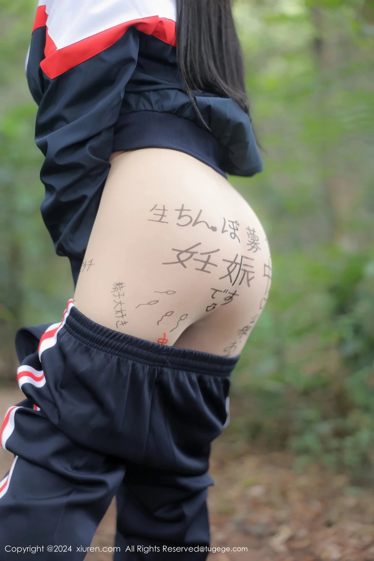 XiuRen第8335期_模特小薯条nienie户外性感学生运动装露超薄肉丝撩人诱惑写真88P