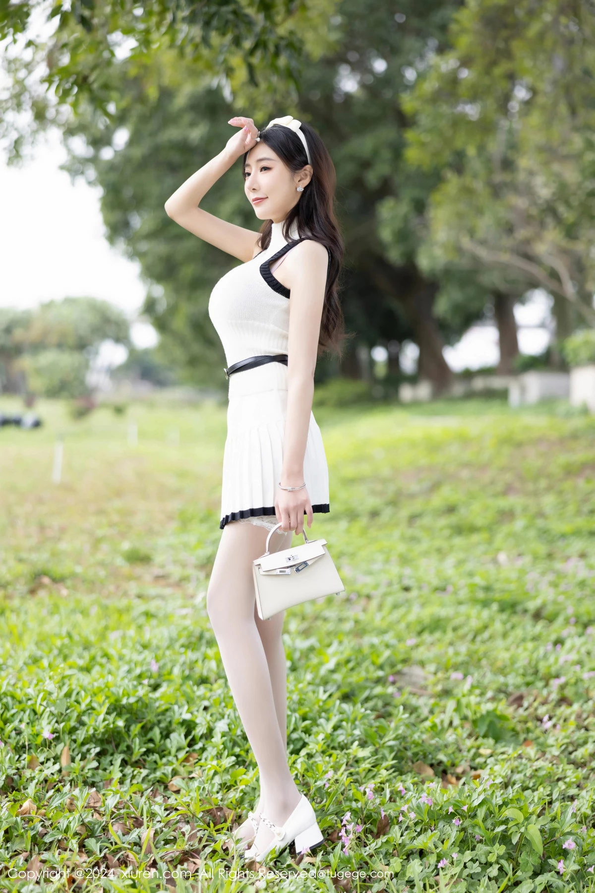 XiuRen第8334期_女神王馨瑶yanni白色连衣短裙露粉色内衣配白丝袜完美诱惑写真80P