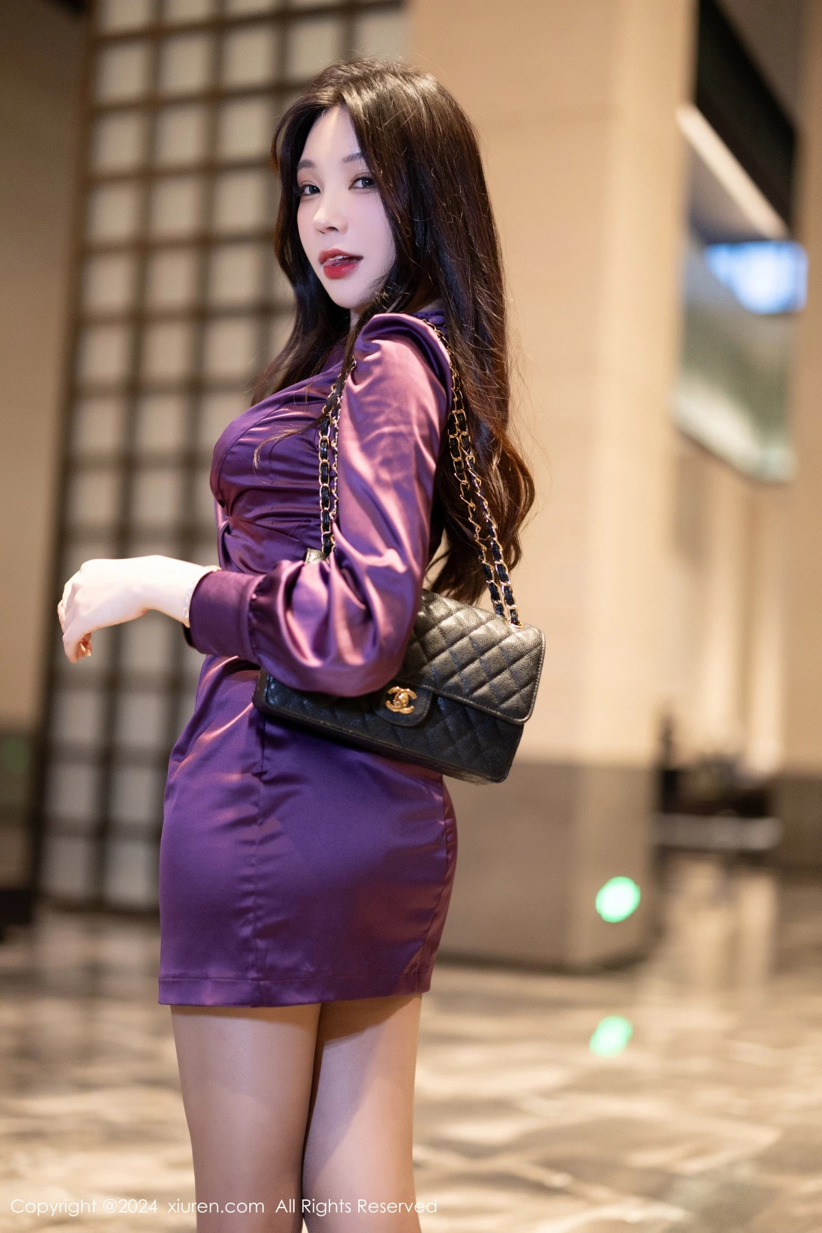 XiuRen第8342期_女神徐莉芝Booty紫色连衣短裙+缕空连体黑丝秀曼妙身姿诱惑写真91P