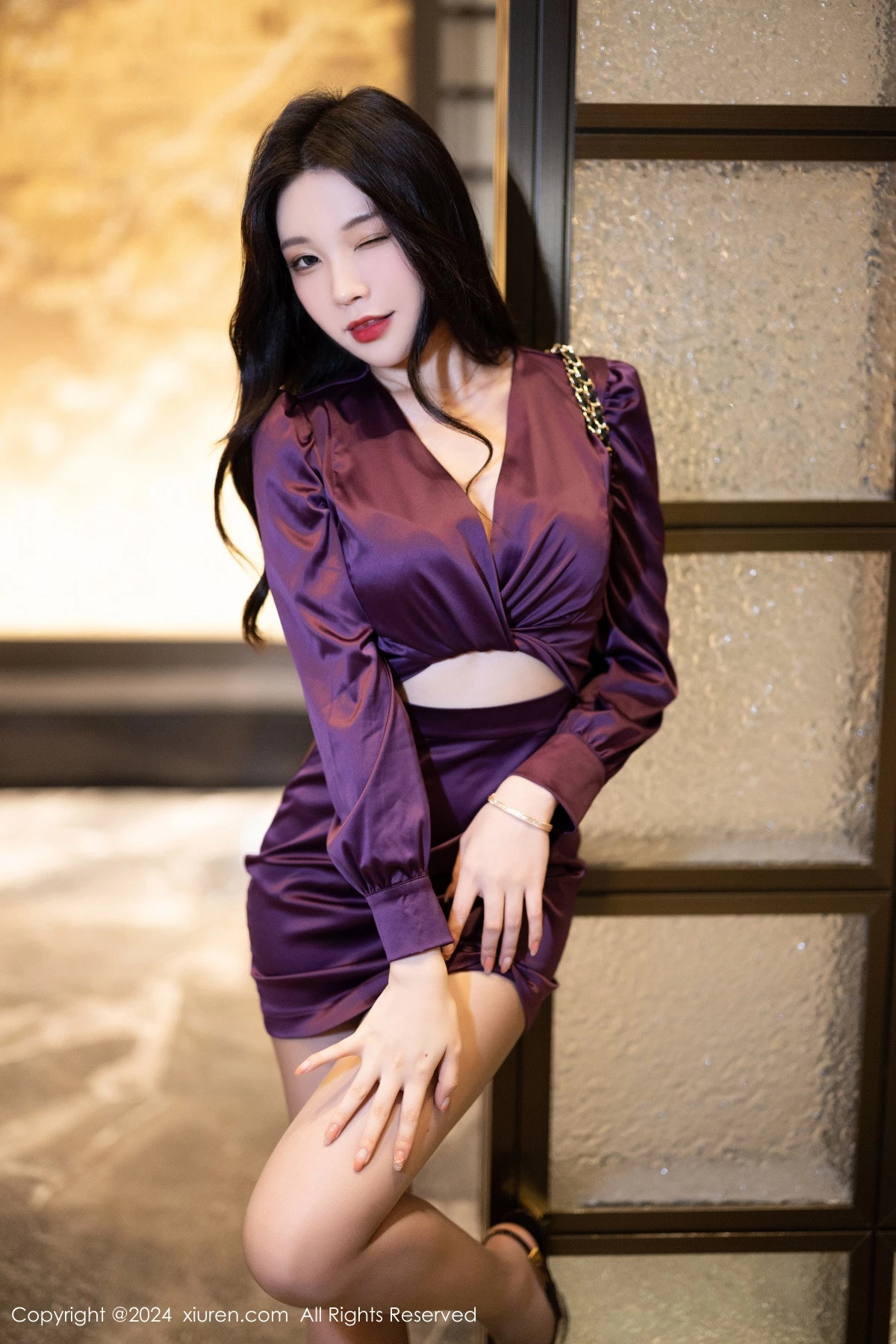 XiuRen第8342期_女神徐莉芝Booty紫色连衣短裙+缕空连体黑丝秀曼妙身姿诱惑写真91P