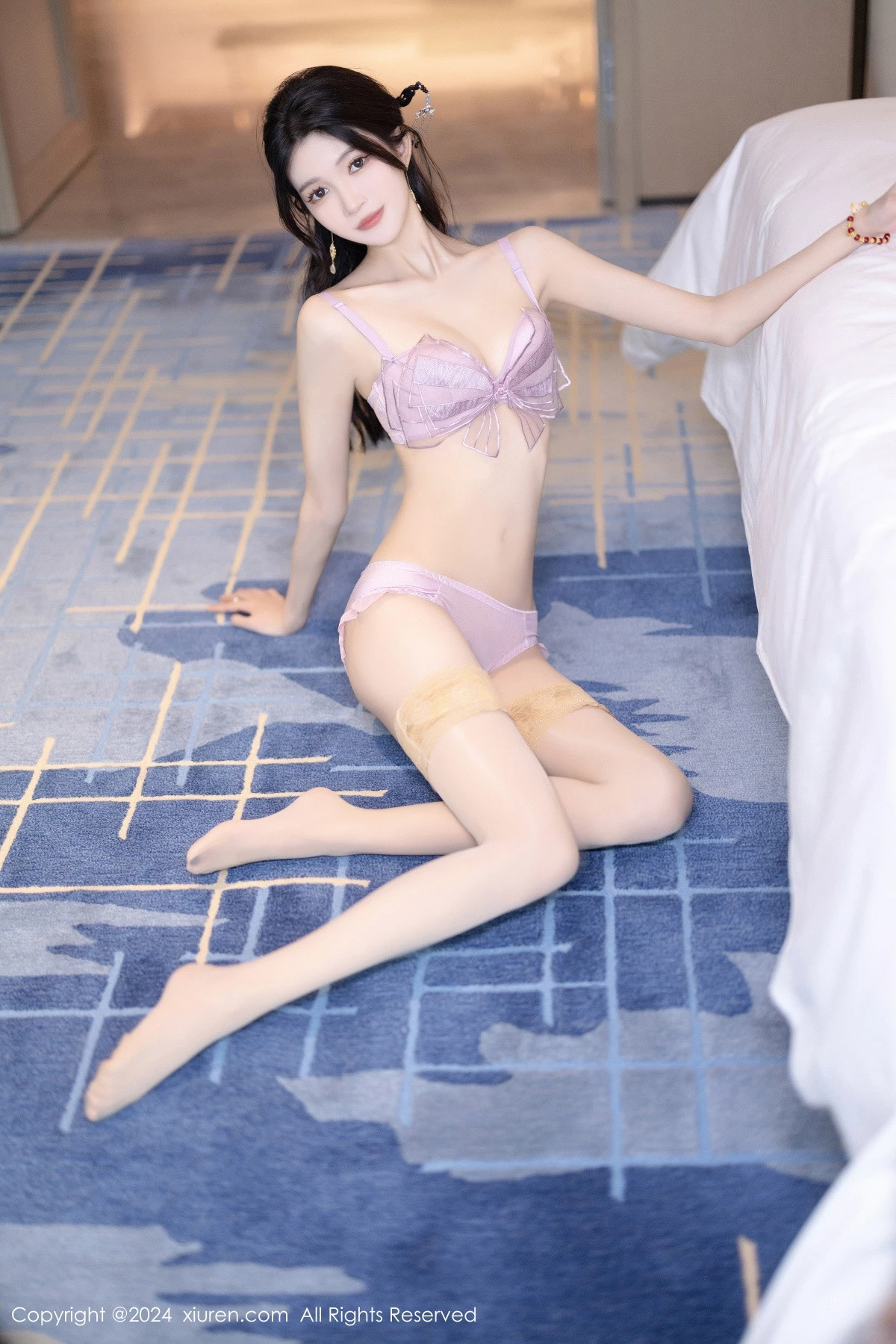 XiuRen第8347期_模特程程程私房性感紫色内衣配诱人丝袜秀曼妙身姿迷人诱惑写真85P