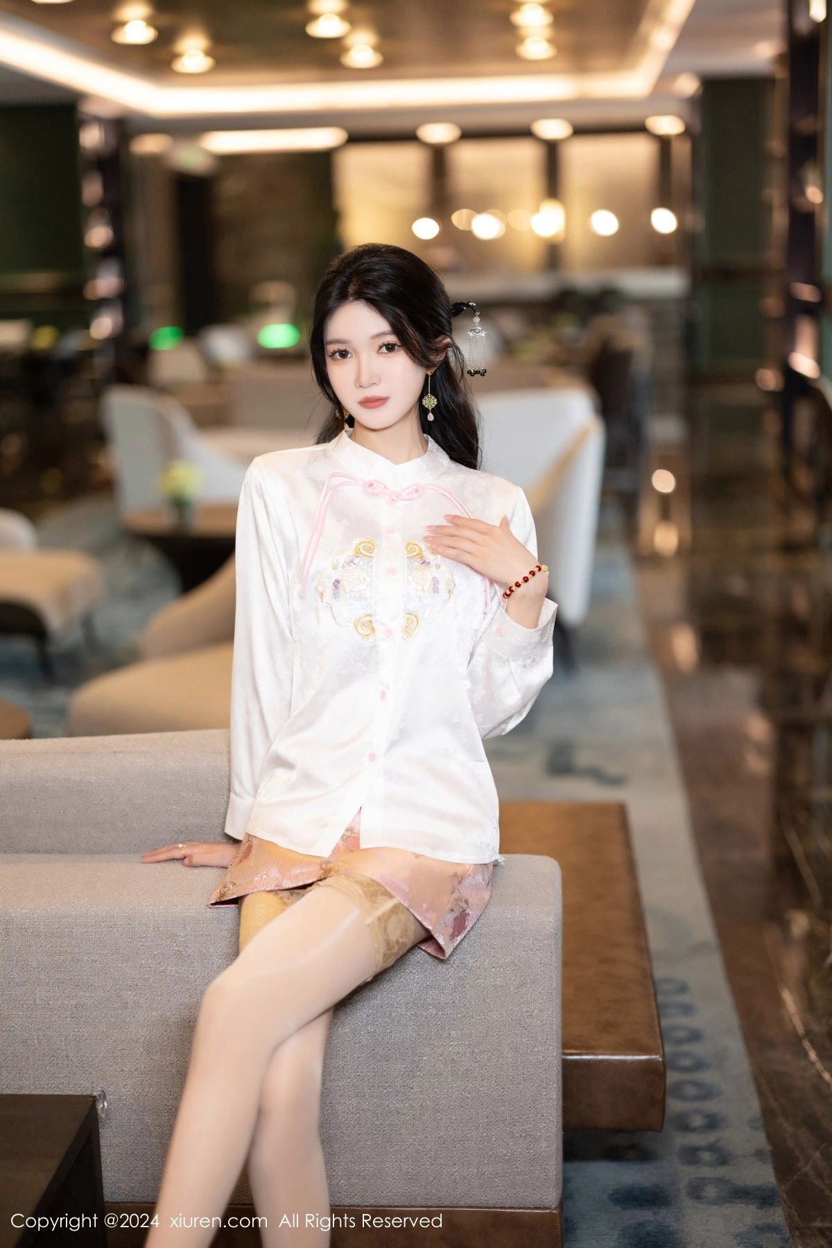 XiuRen第8347期_模特程程程私房性感紫色内衣配诱人丝袜秀曼妙身姿迷人诱惑写真85P