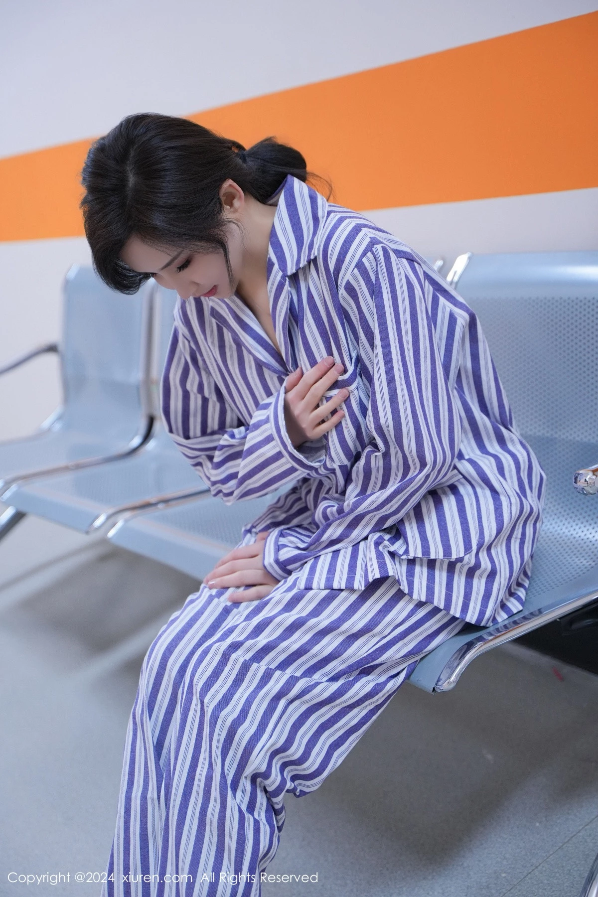 XiuRen第8346期_女神Carol周妍希X角色扮演患者服配开档肉丝秀丰满身材诱惑写真72P