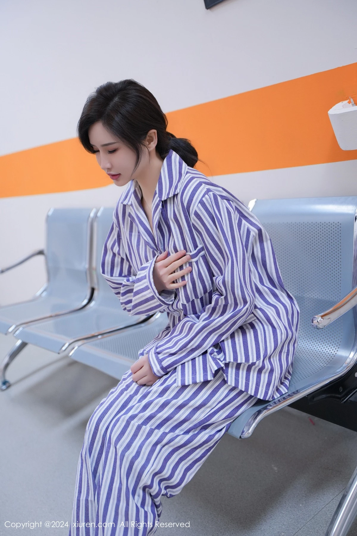 XiuRen第8346期_女神Carol周妍希X角色扮演患者服配开档肉丝秀丰满身材诱惑写真72P