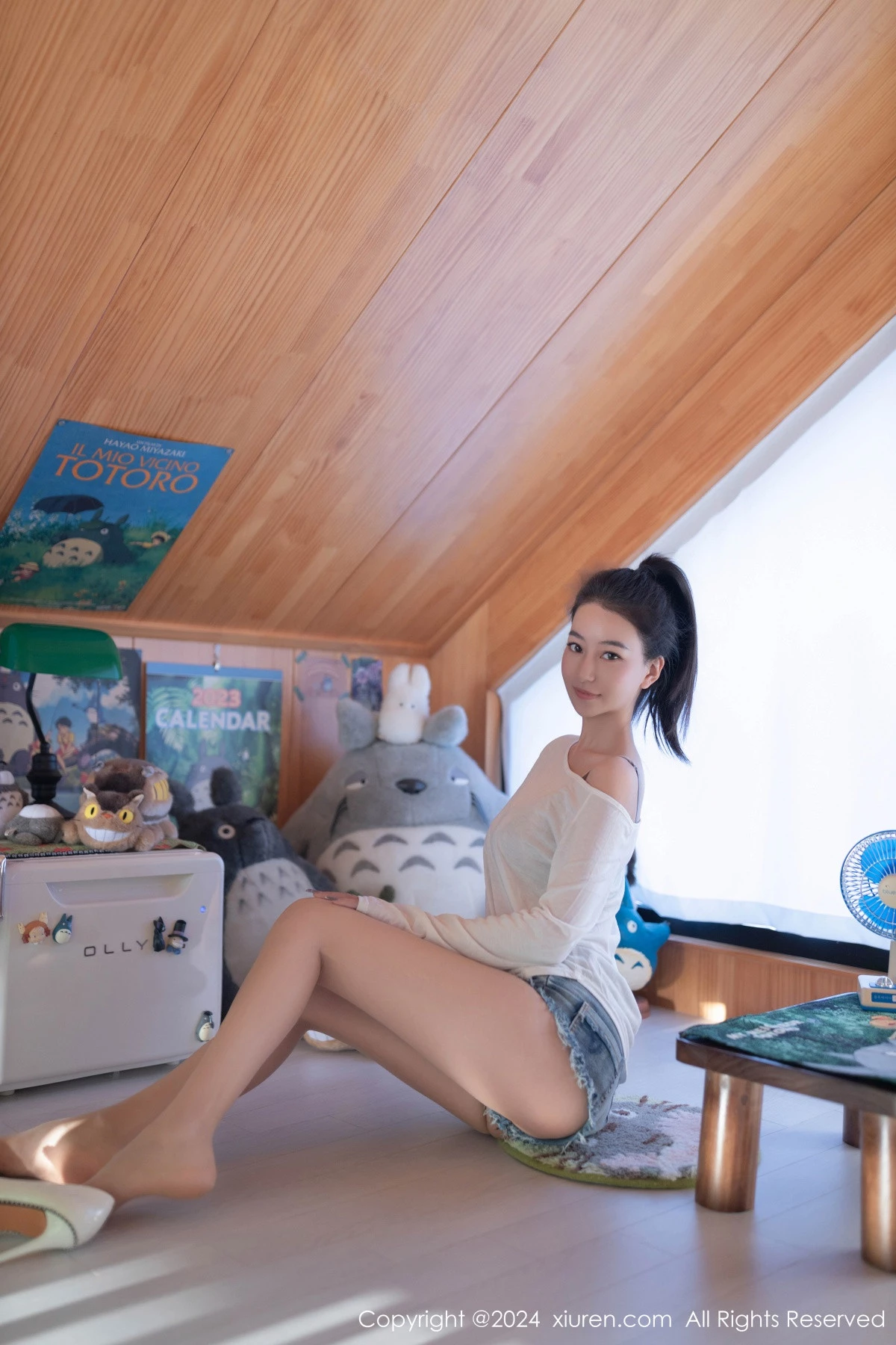 XiuRen第8345期_模特熊小诺性感白T露蕾丝内衣配开档肉丝秀曼妙身姿诱惑写真82P