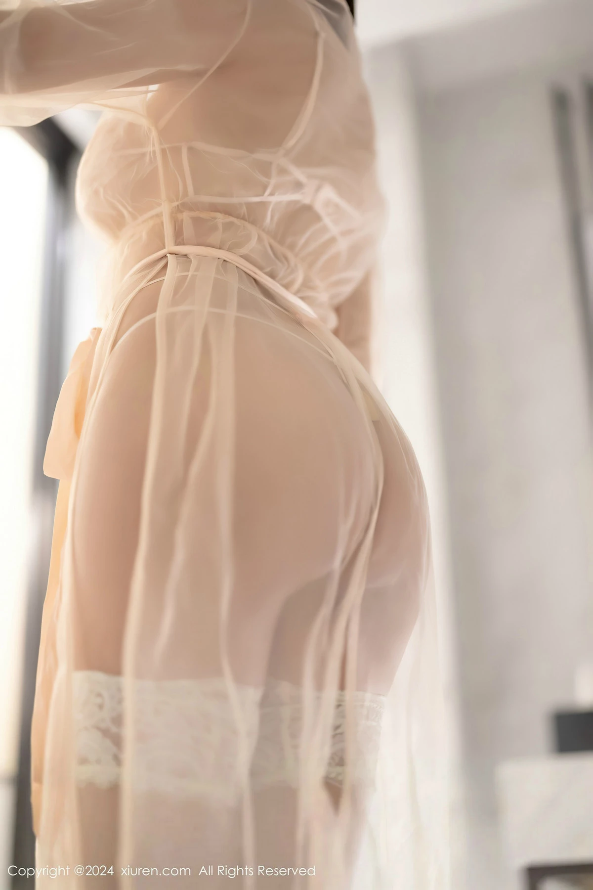XiuRen第8378期_女神王馨瑶yanni红色连衣裙+杏色轻透连衣裙秀完美身材诱惑写真80P