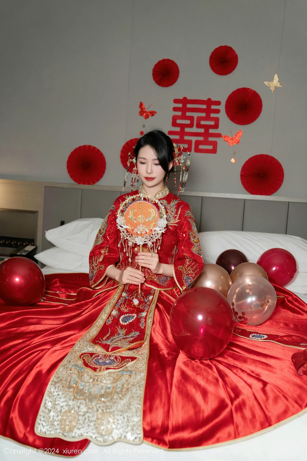 XiuRen第8376期_模特利世性感红色新娘妆露红色内衣配超薄闪亮肉丝完美诱惑写真95P