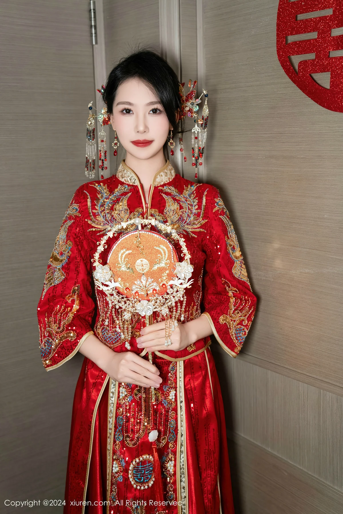 XiuRen第8376期_模特利世性感红色新娘妆露红色内衣配超薄闪亮肉丝完美诱惑写真95P
