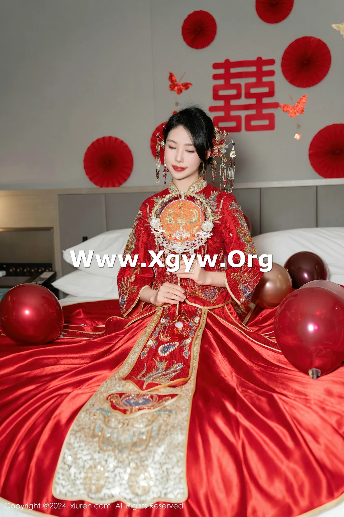 XiuRen第8376期_模特利世性感红色新娘妆露红色内衣配超薄闪亮肉丝完美诱惑写真95P