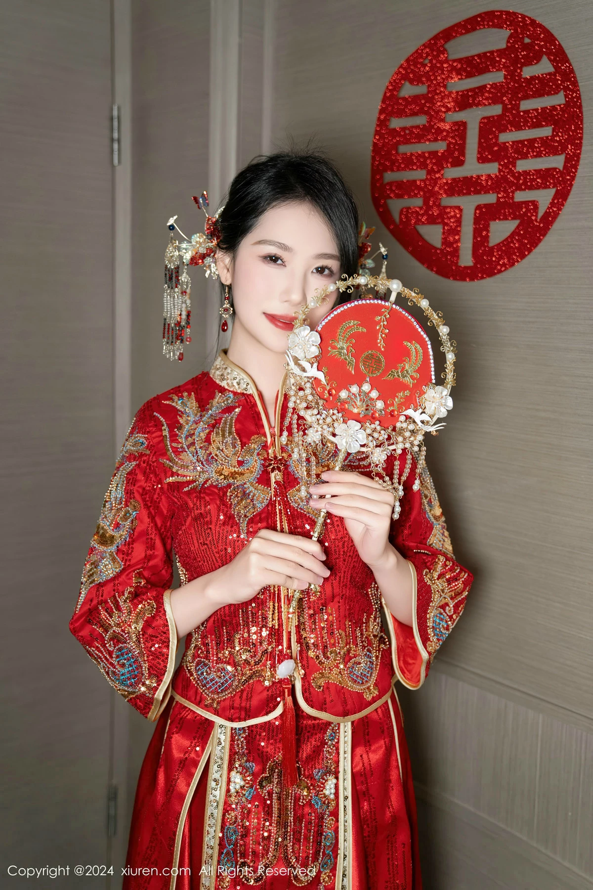 XiuRen第8376期_模特利世性感红色新娘妆露红色内衣配超薄闪亮肉丝完美诱惑写真95P