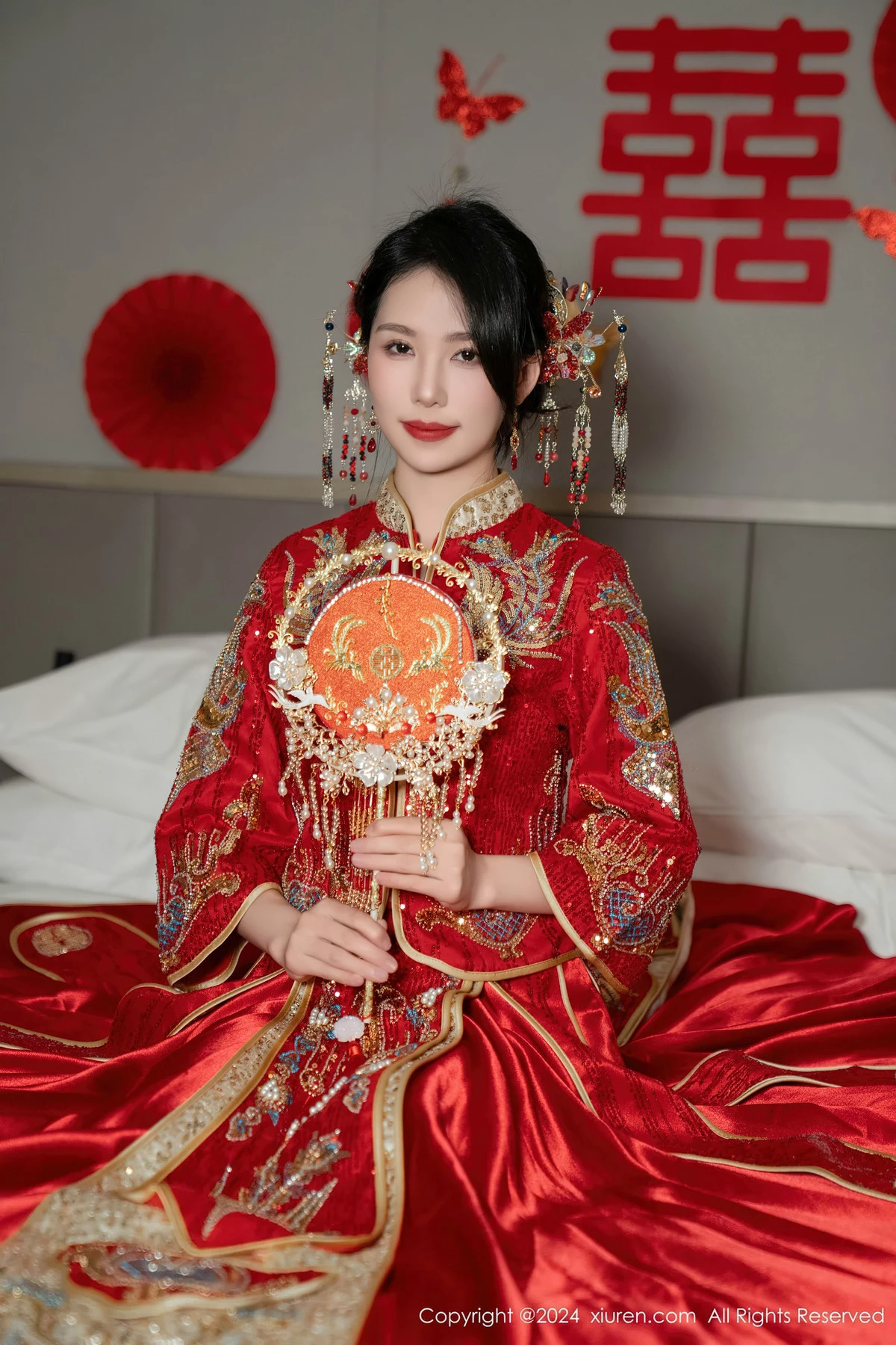 XiuRen第8376期_模特利世性感红色新娘妆露红色内衣配超薄闪亮肉丝完美诱惑写真95P