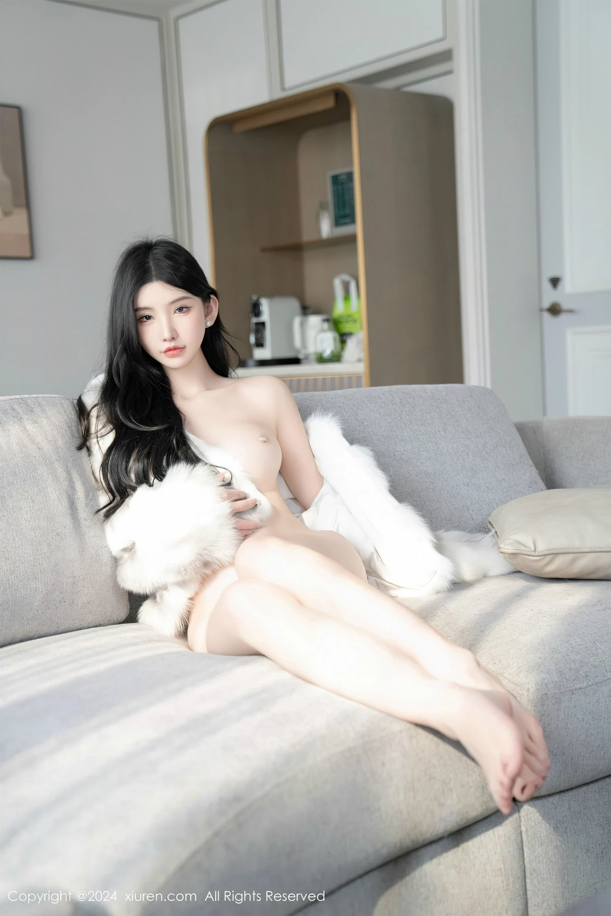 XiuRen第8383期_女神周于希Sally性感灰色轻透上衣配灰丝袜秀惹火身材诱惑写真96P