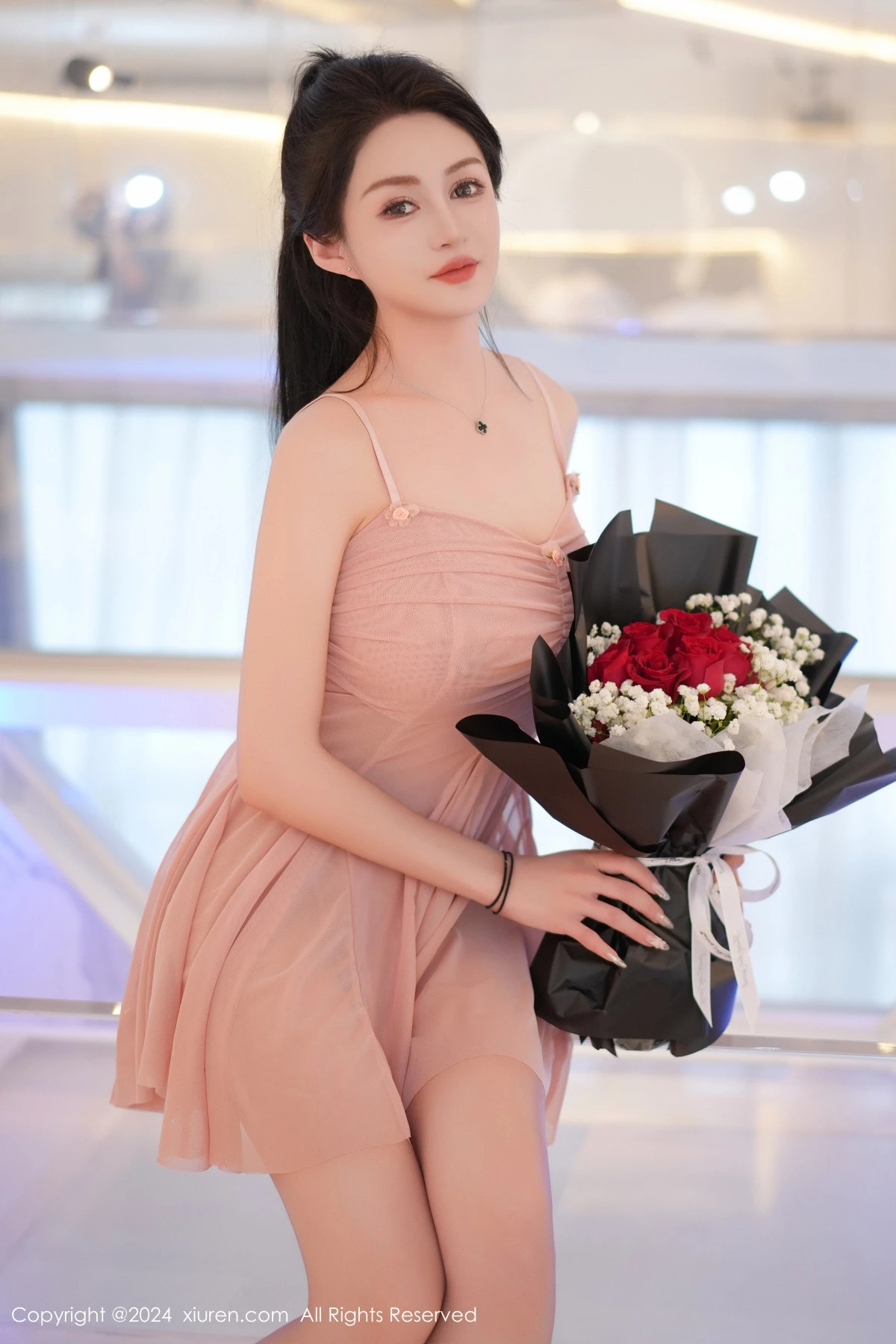 XiuRen第8395期_模特林幼一性感粉色连衣短裙露丁字裤秀翘臀美腿惹火诱惑写真120P