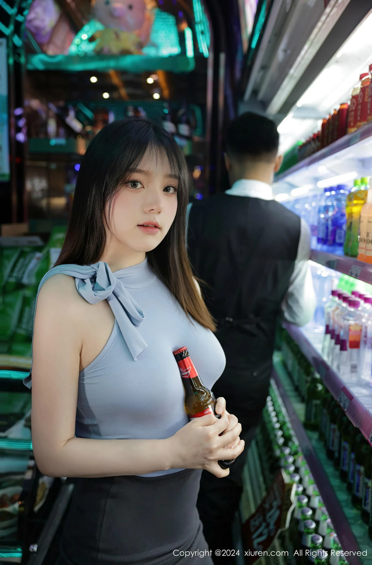 XiuRen第8402期_模特豆瓣酱KTV场景红色情趣薄纱露性感内衣秀惹火身材诱惑写真73P