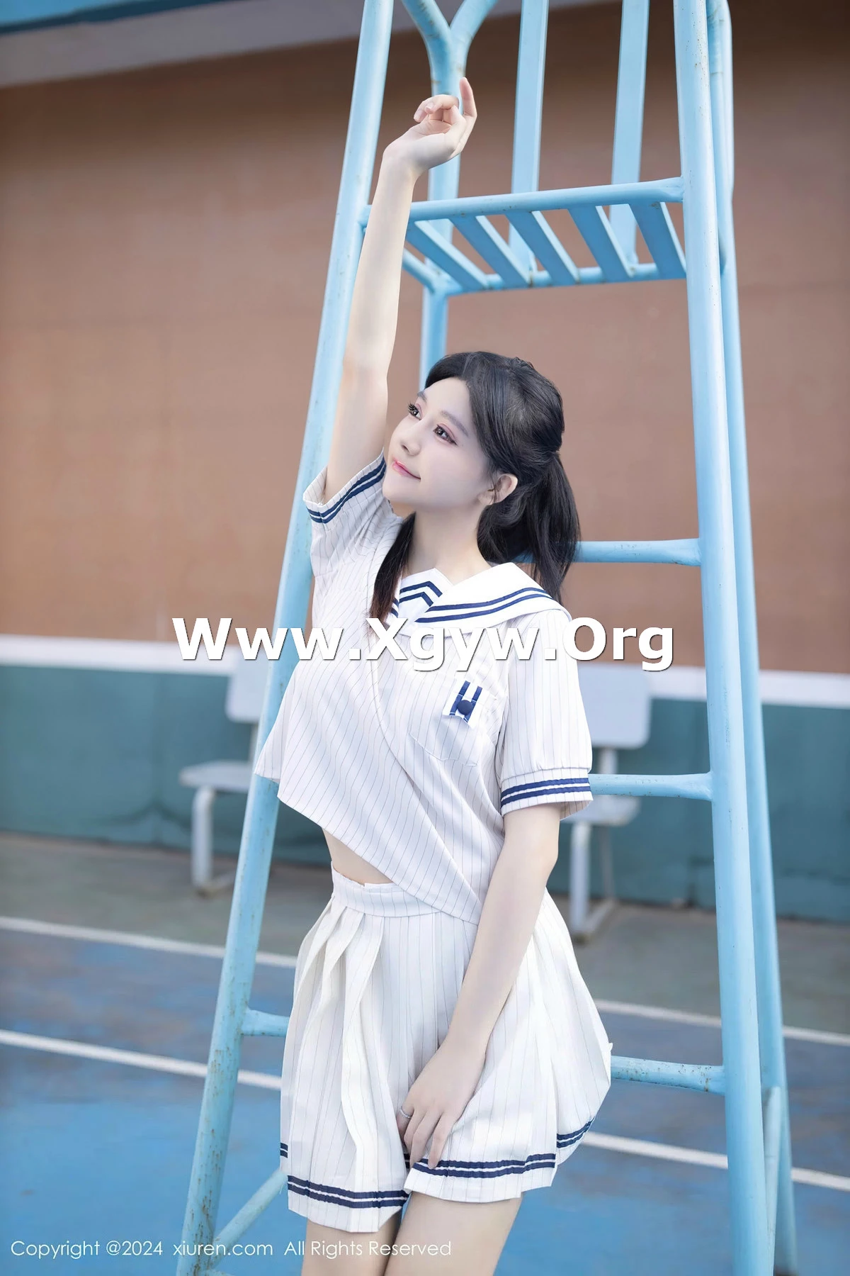 XiuRen第8280期_模特幼幼性感白色学生短裙制服露白色内衣秀完美身材诱惑写真80P