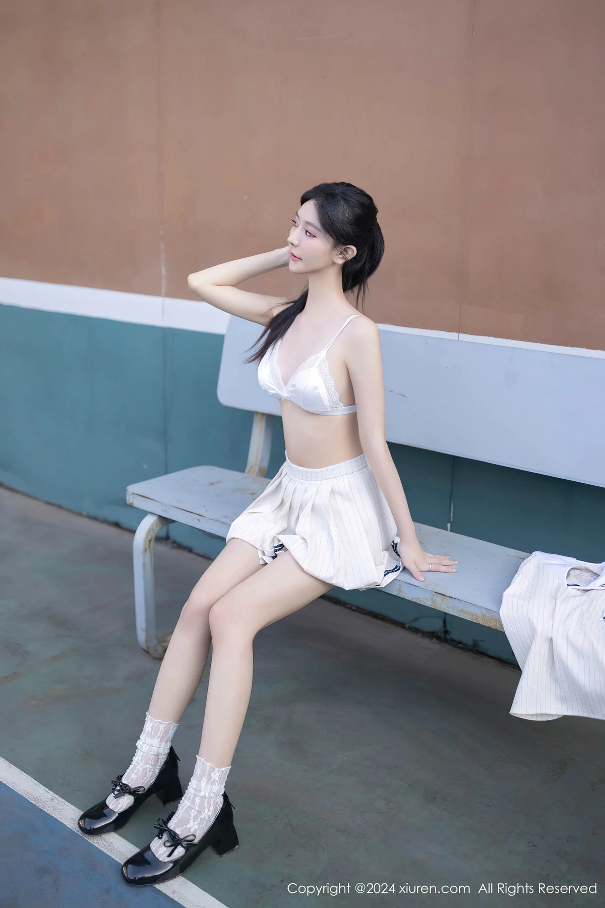 XiuRen第8280期_模特幼幼性感白色学生短裙制服露白色内衣秀完美身材诱惑写真80P
