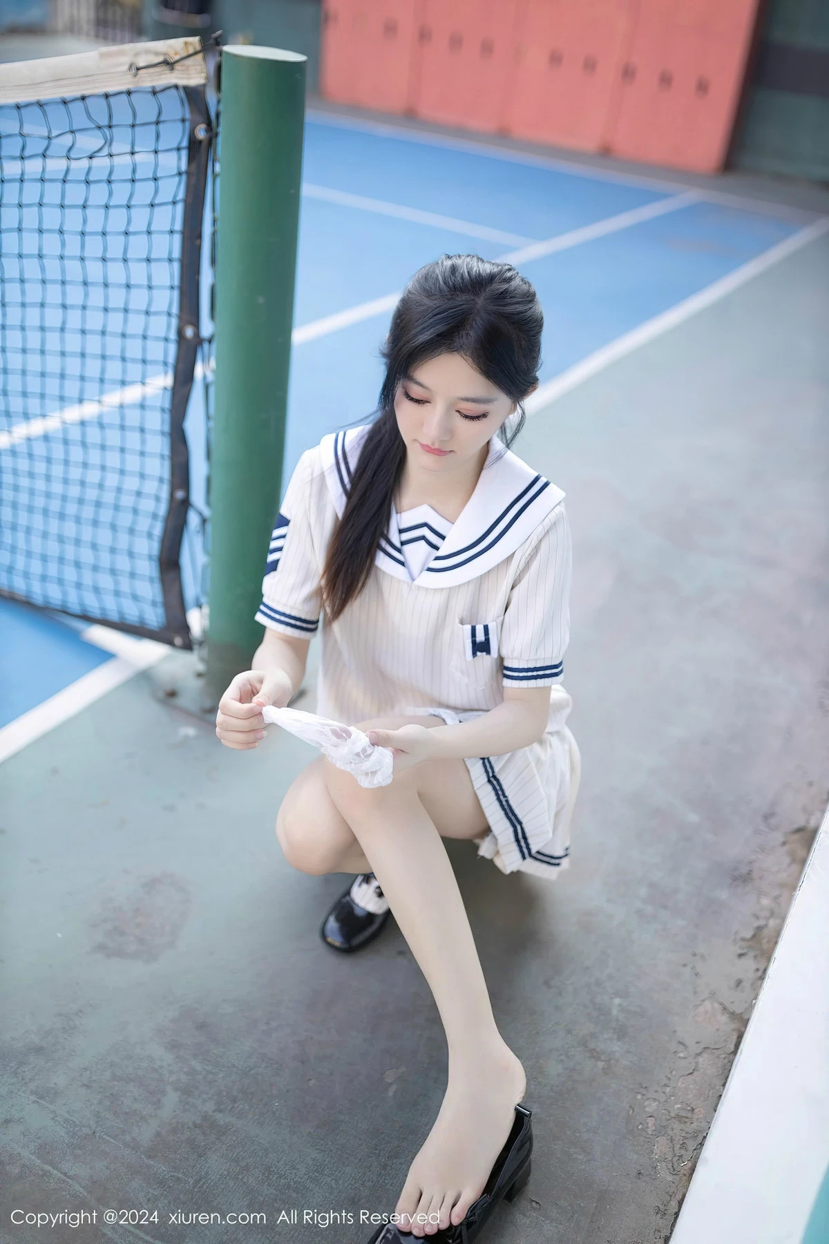 XiuRen第8280期_模特幼幼性感白色学生短裙制服露白色内衣秀完美身材诱惑写真80P