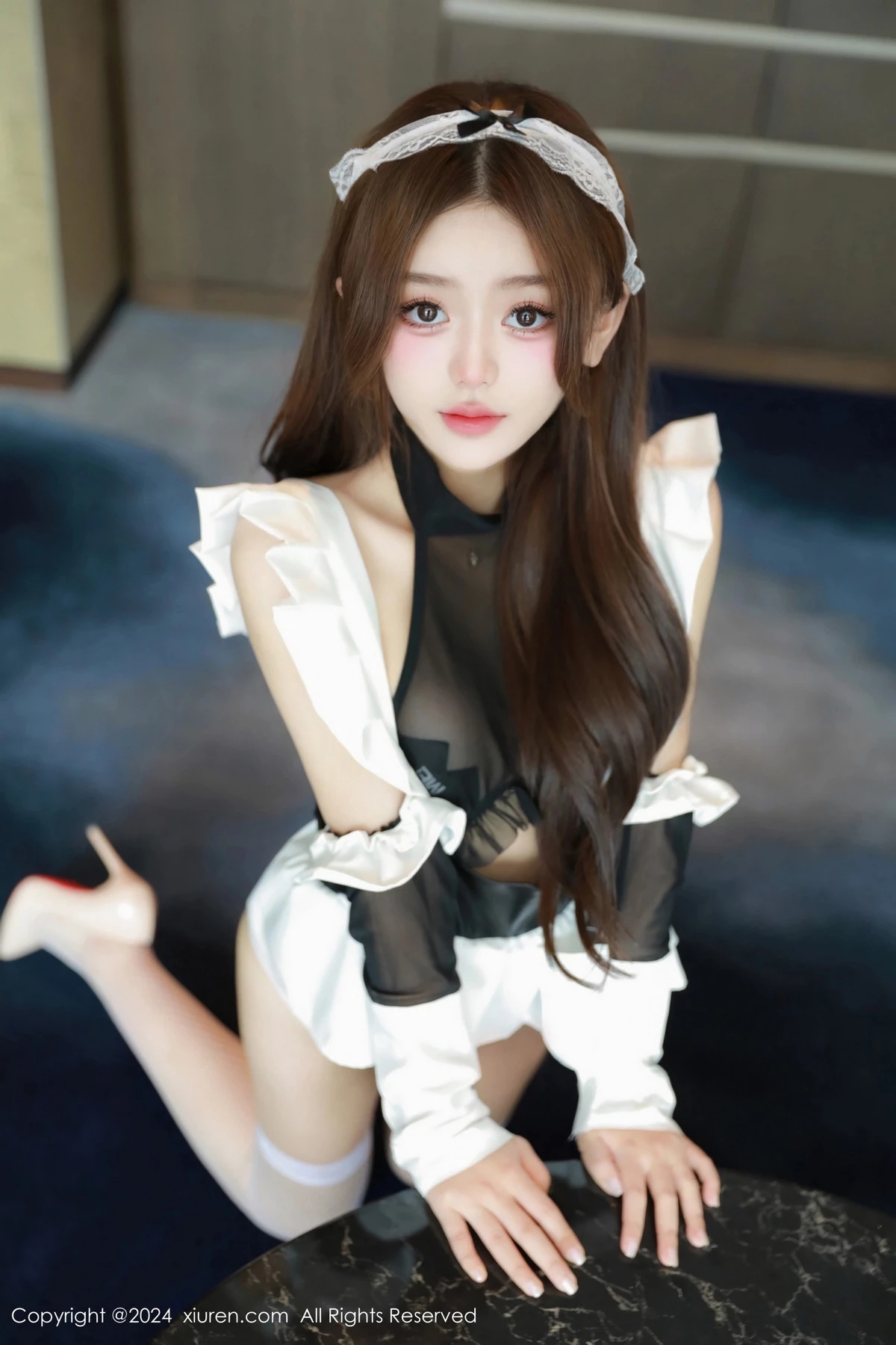 XiuRen第8282期_模特媃柔rourou性感情趣女仆装配白色网袜秀柔美身段诱惑写真81P