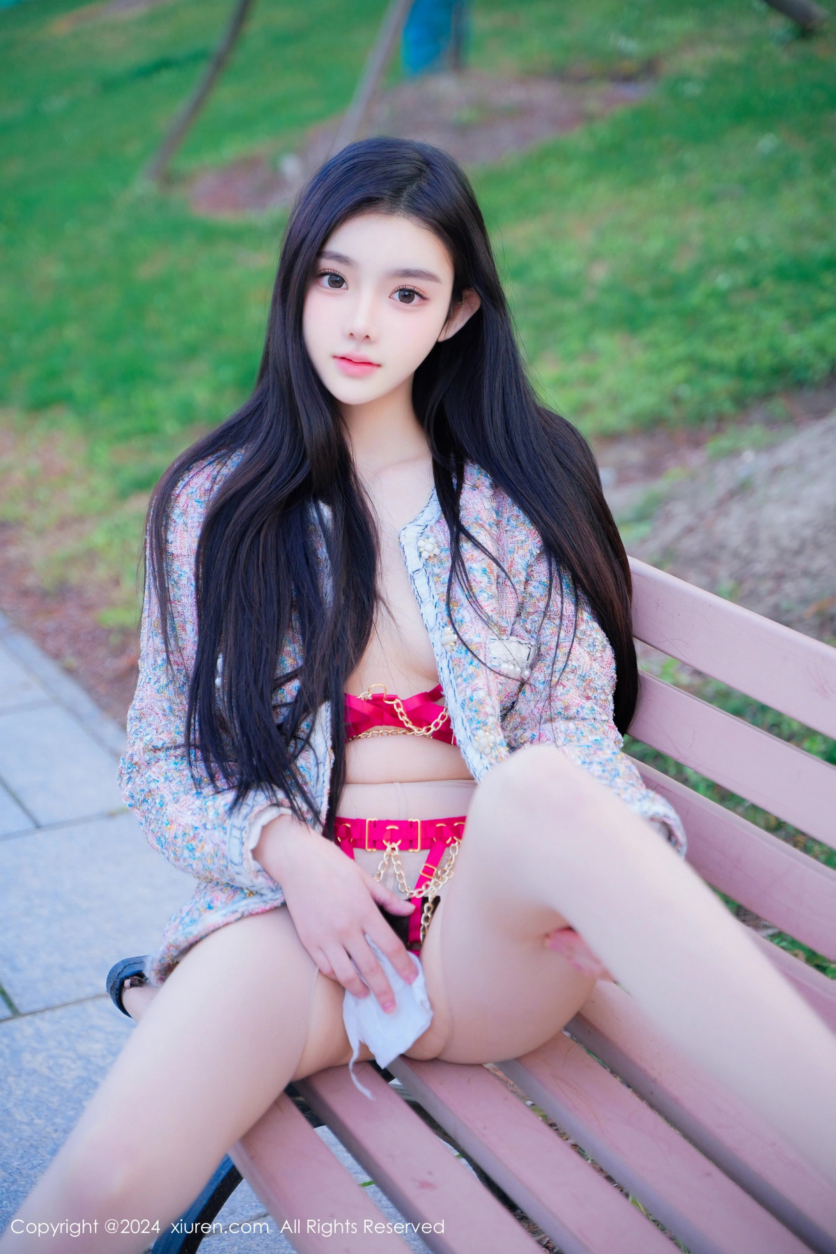 XiuRen第8489_模特龙雪儿户外性感红色情趣服饰配开档白丝秀惹火身材诱惑写真49P
