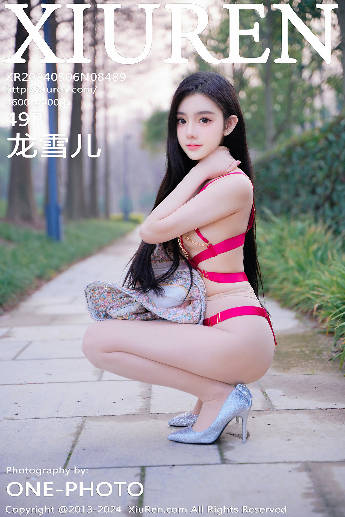 XiuRen第8489_模特龙雪儿户外性感红色情趣服饰配开档白丝秀惹火身材诱惑写真49P