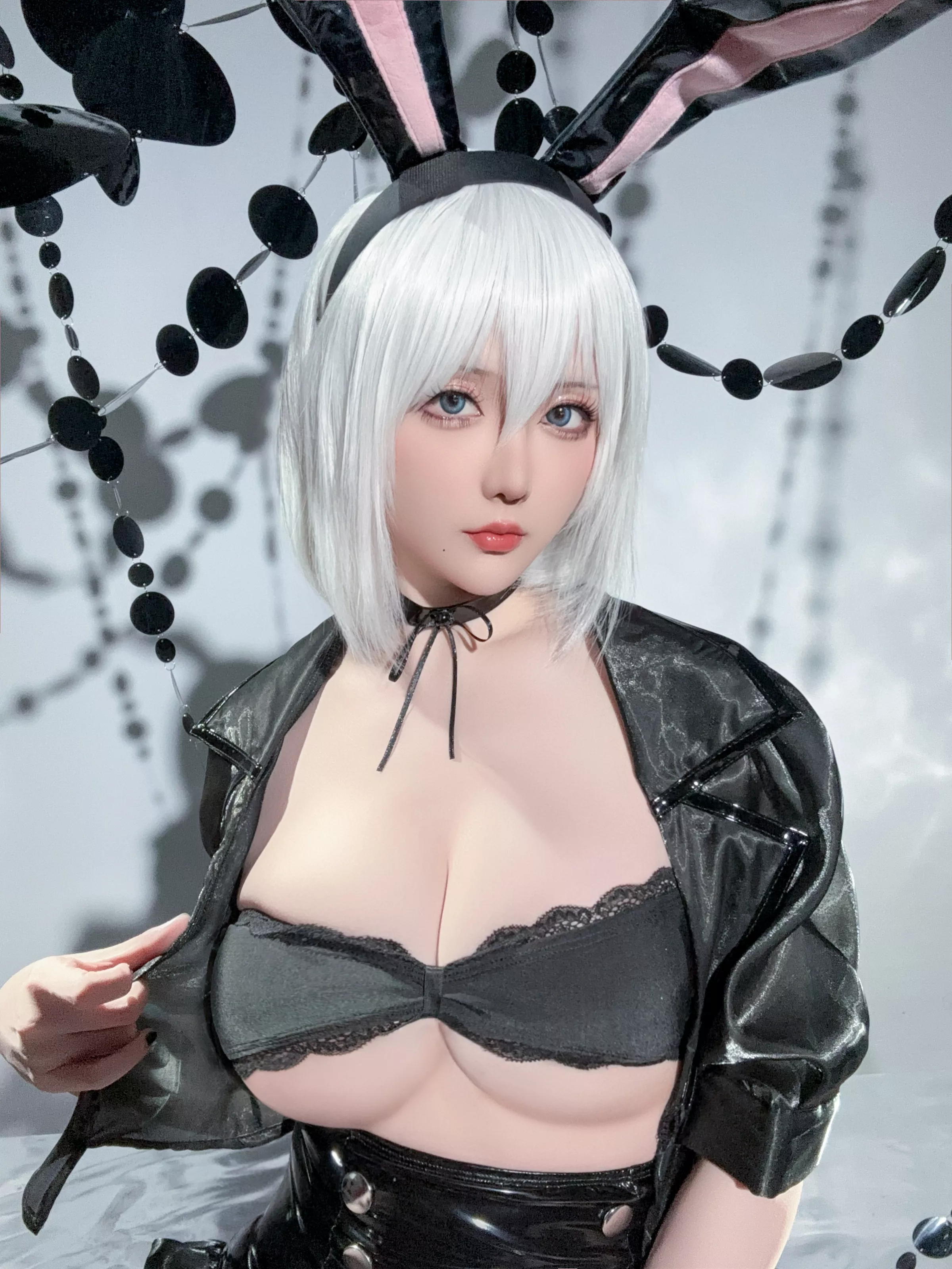 Coser小姐姐星之迟迟25年3月计划C-2B兔女郎主题性感黑色皮质套装配超薄黑丝秀美腿诱惑写真34P