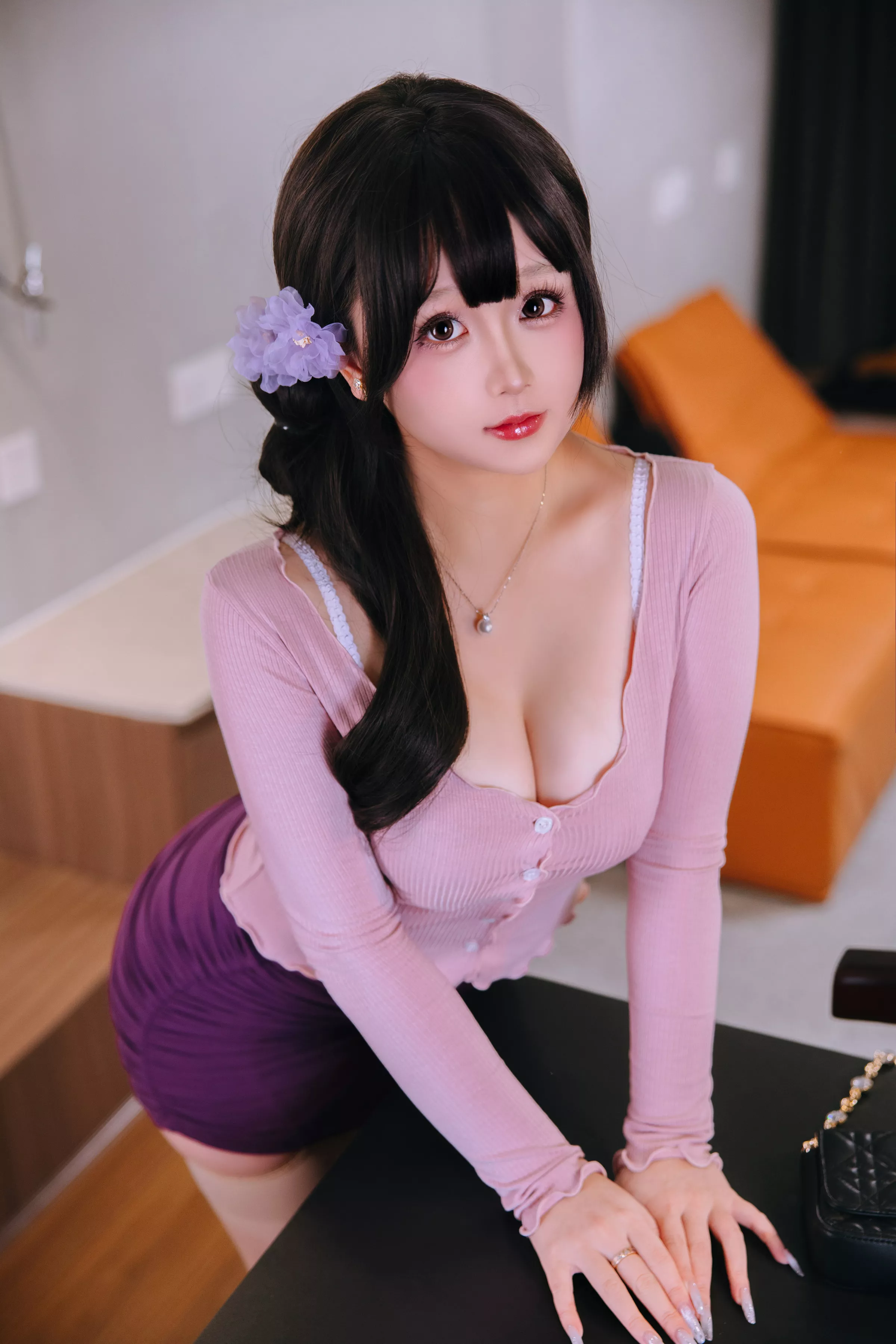 Cosplay美女日奈娇小妈主题私房性感紫色薄纱裙露性感内衣配超薄肉丝秀丰腴身材诱惑写真175P