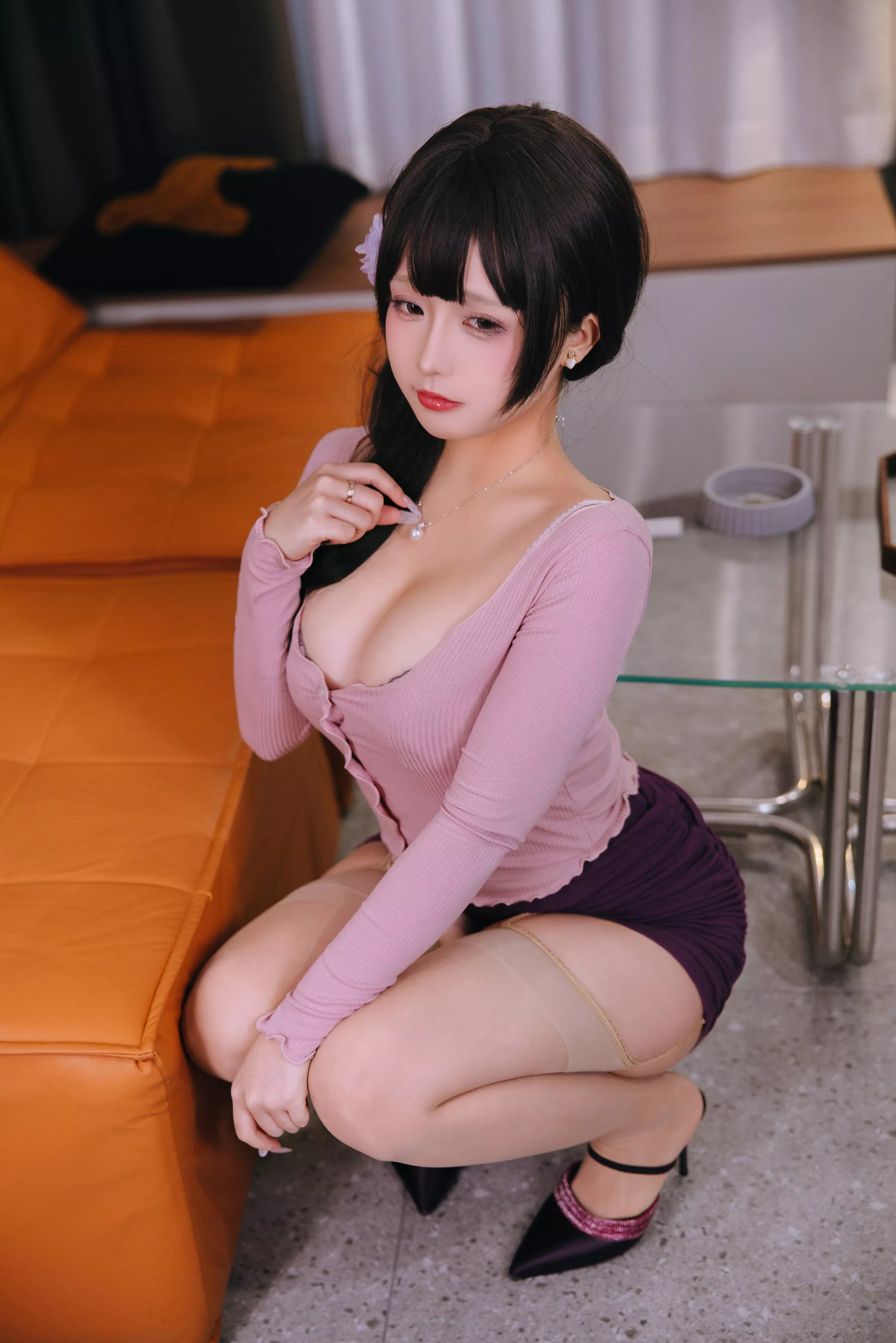 Cosplay美女日奈娇小妈主题私房性感紫色薄纱裙露性感内衣配超薄肉丝秀丰腴身材诱惑写真175P