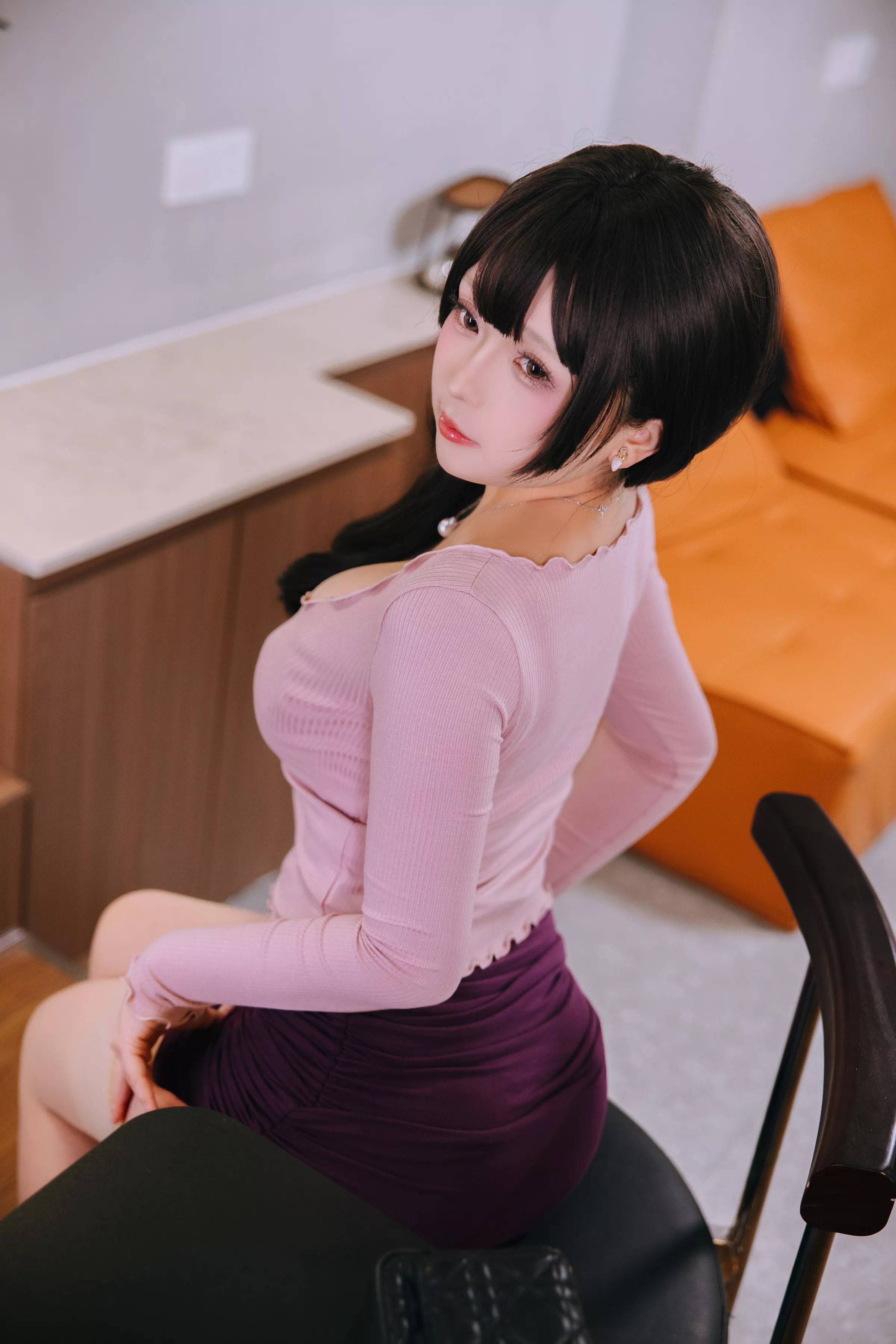Cosplay美女日奈娇小妈主题私房性感紫色薄纱裙露性感内衣配超薄肉丝秀丰腴身材诱惑写真175P