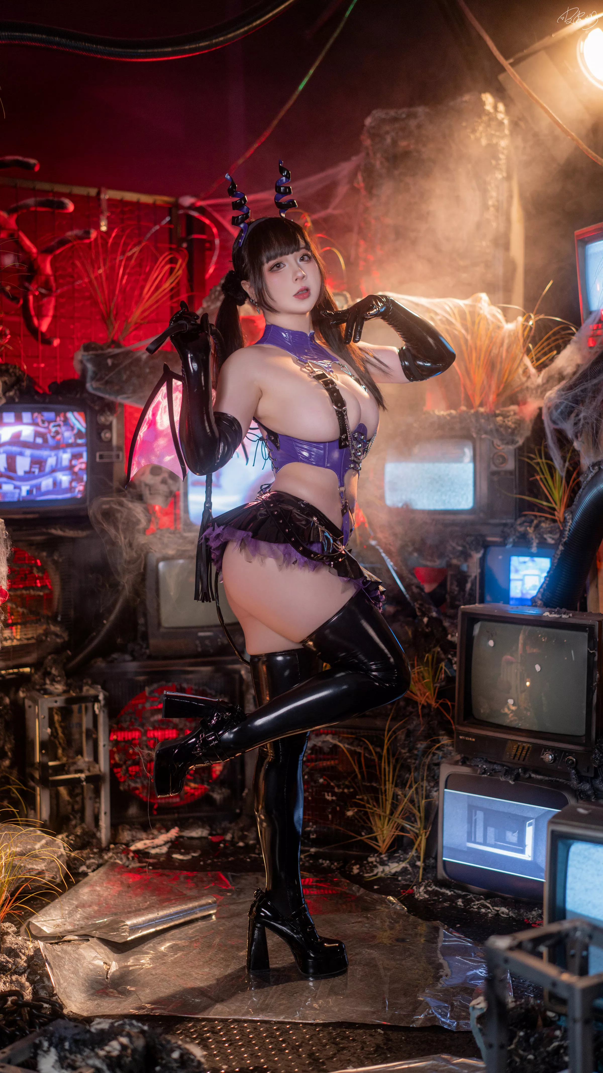 网络美女皮皮奶可可爱了啦赛博魅魔主题性感紫色皮质情趣服饰秀丰满身材惹火诱惑写真100P