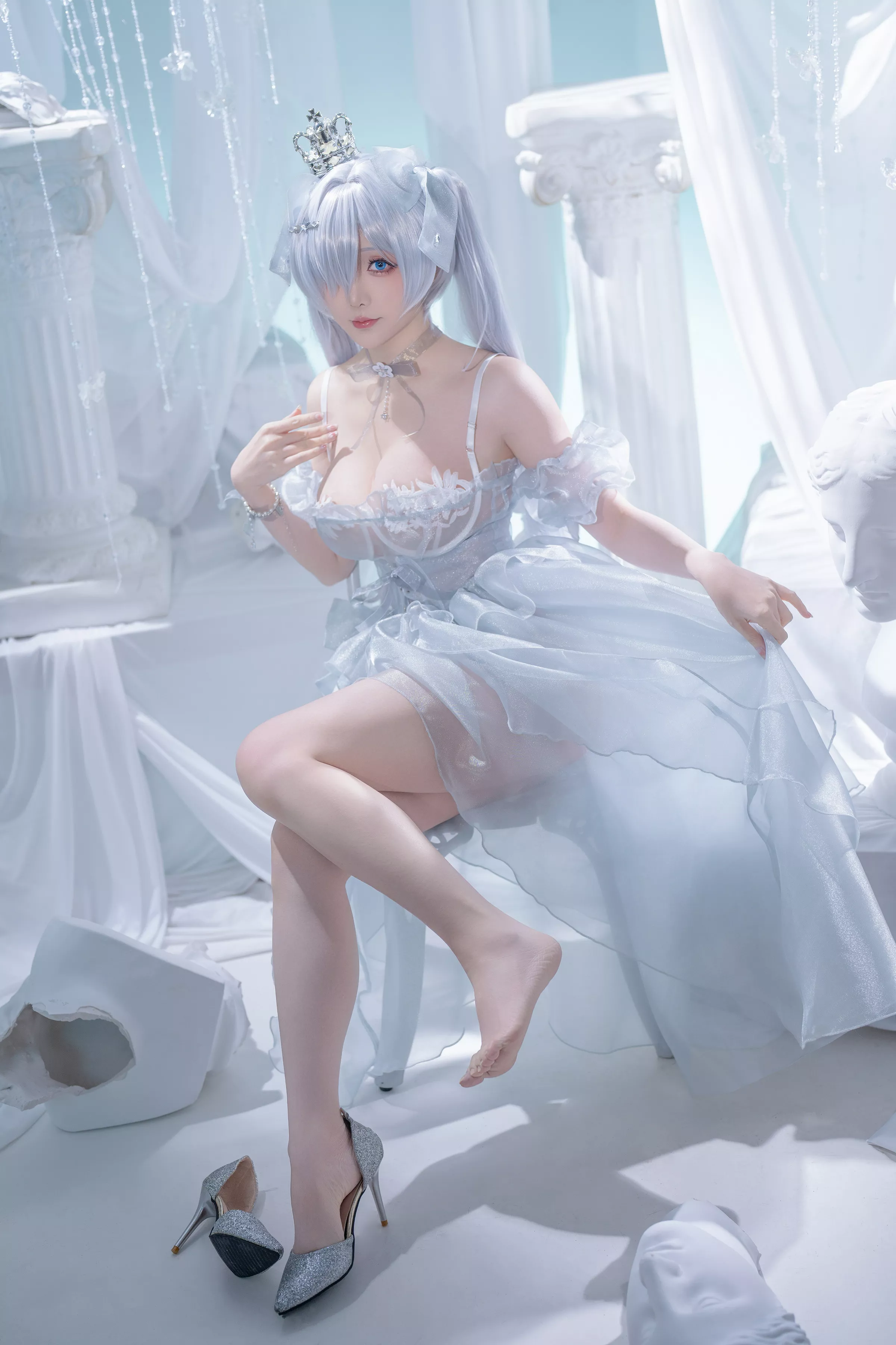 Coser小姐姐星之迟迟25年3月计划D灰姑娘主题性感灰色薄纱长裙秀丰腴身姿诱惑写真37P