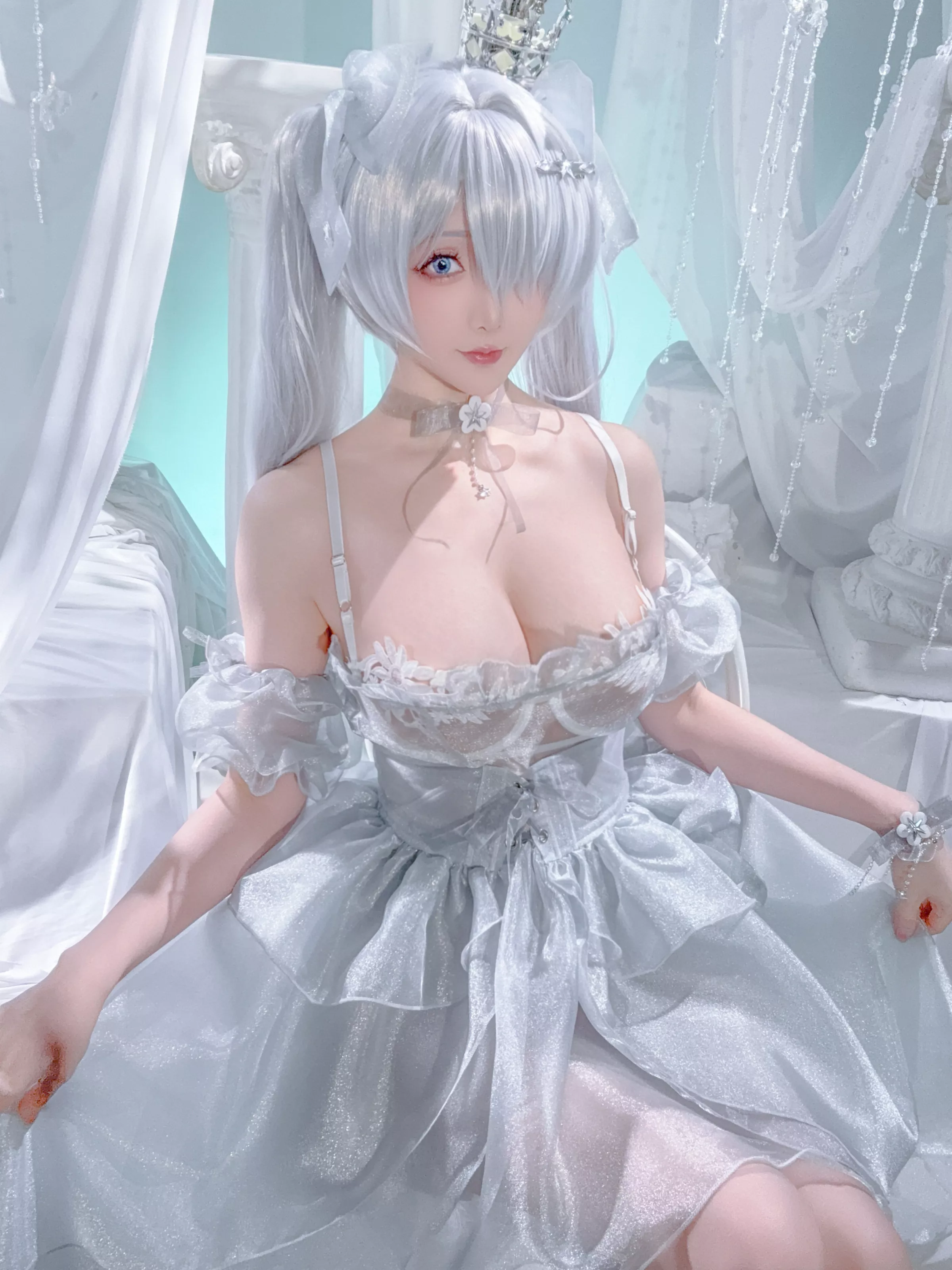 Coser小姐姐星之迟迟25年3月计划D灰姑娘主题性感灰色薄纱长裙秀丰腴身姿诱惑写真37P