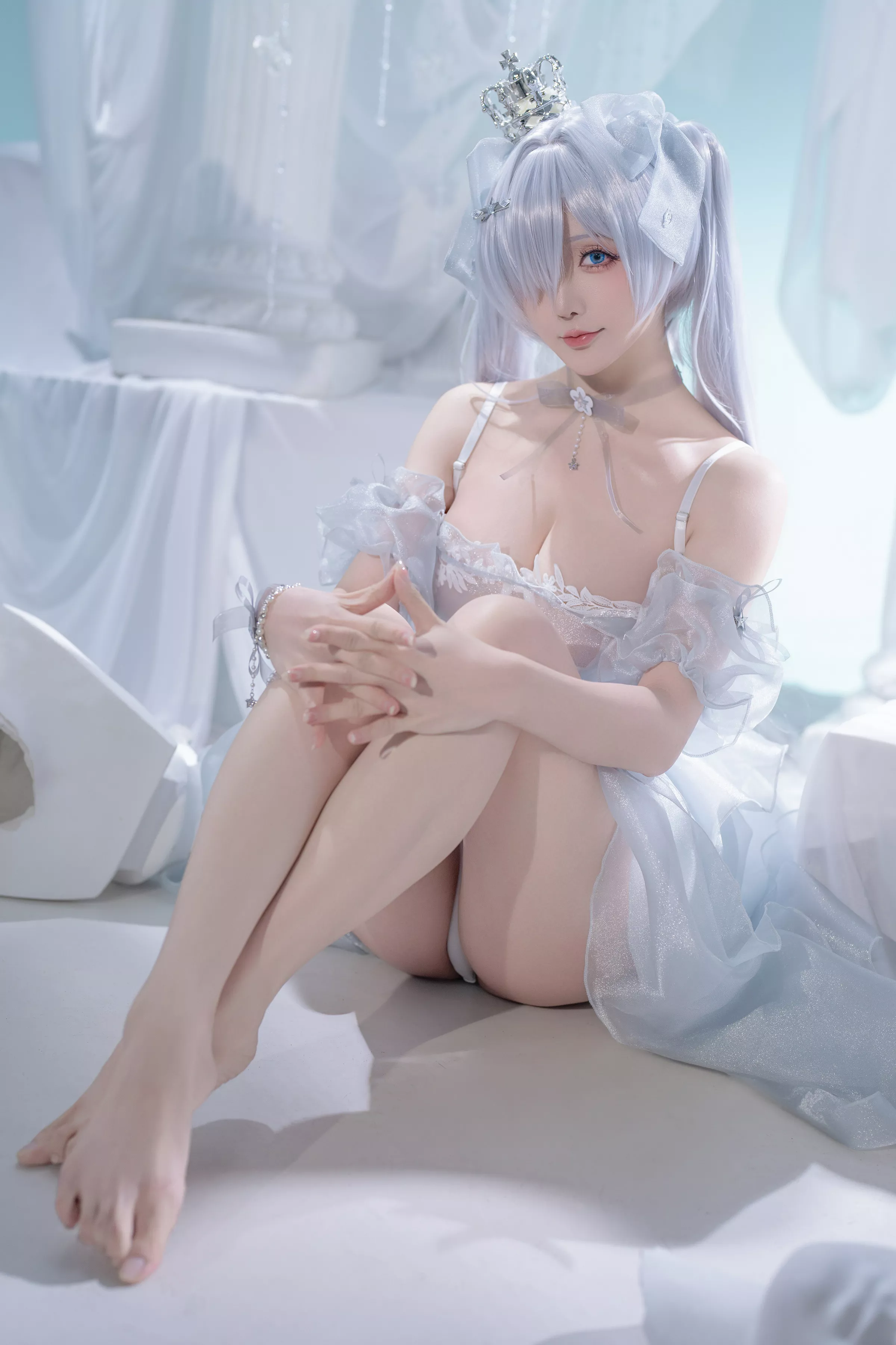 Coser小姐姐星之迟迟25年3月计划D灰姑娘主题性感灰色薄纱长裙秀丰腴身姿诱惑写真37P