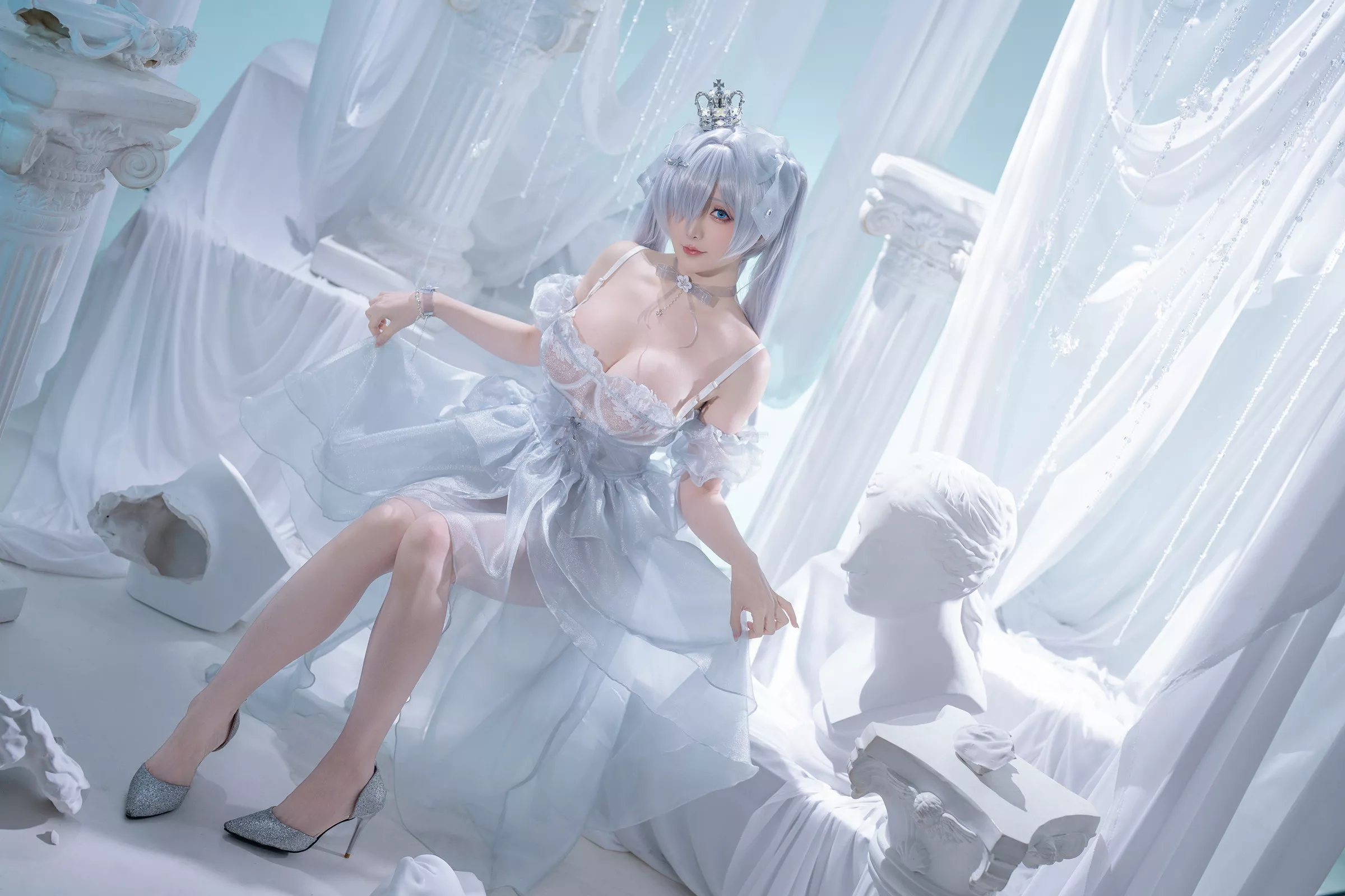 Coser小姐姐星之迟迟25年3月计划D灰姑娘主题性感灰色薄纱长裙秀丰腴身姿诱惑写真37P