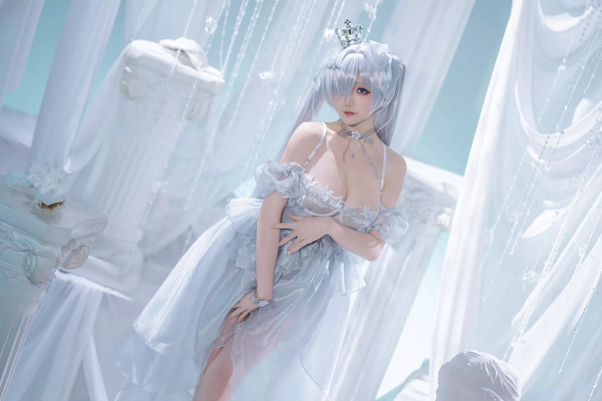 Coser小姐姐星之迟迟25年3月计划D灰姑娘主题性感灰色薄纱长裙秀丰腴身姿诱惑写真37P