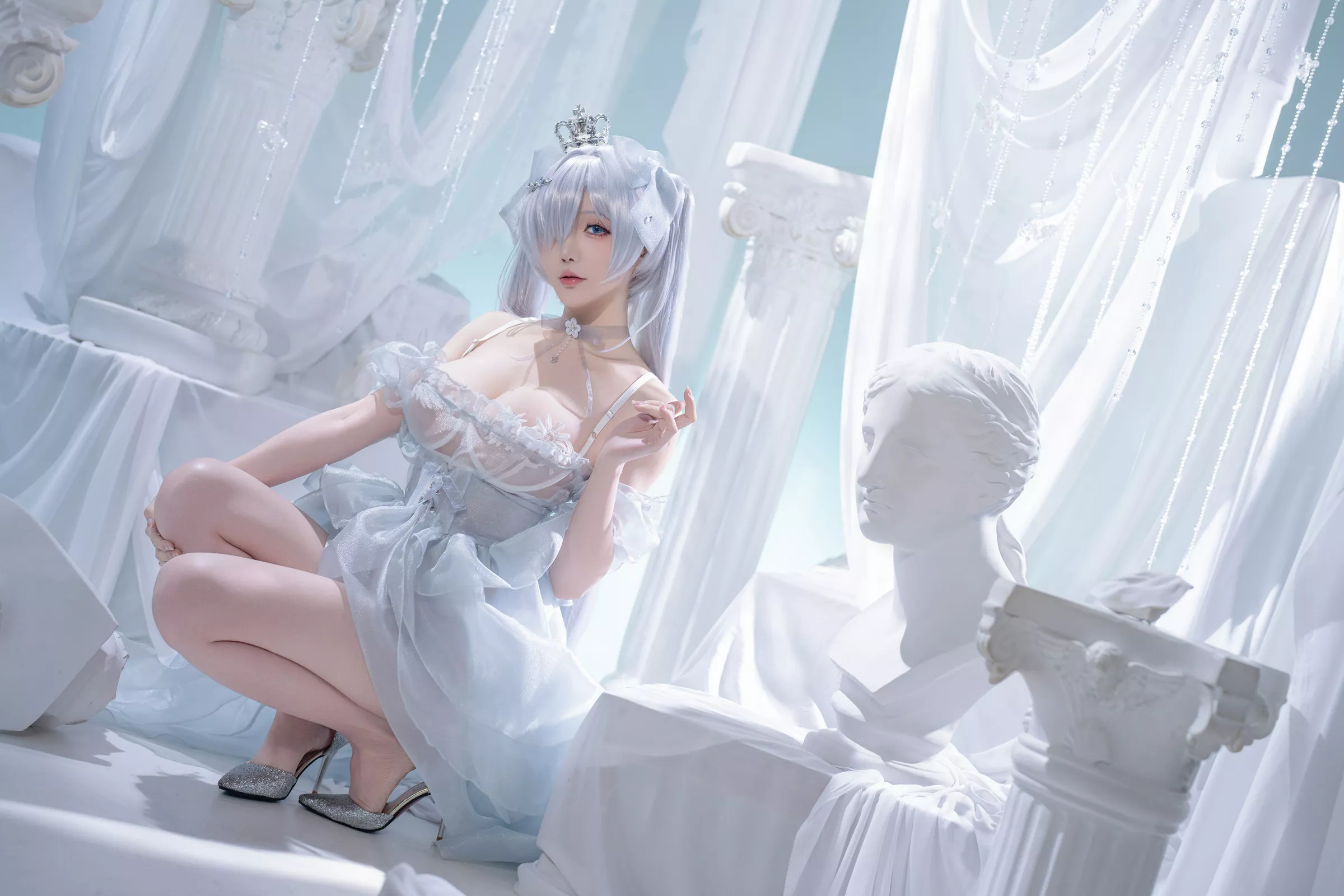 Coser小姐姐星之迟迟25年3月计划D灰姑娘主题性感灰色薄纱长裙秀丰腴身姿诱惑写真37P