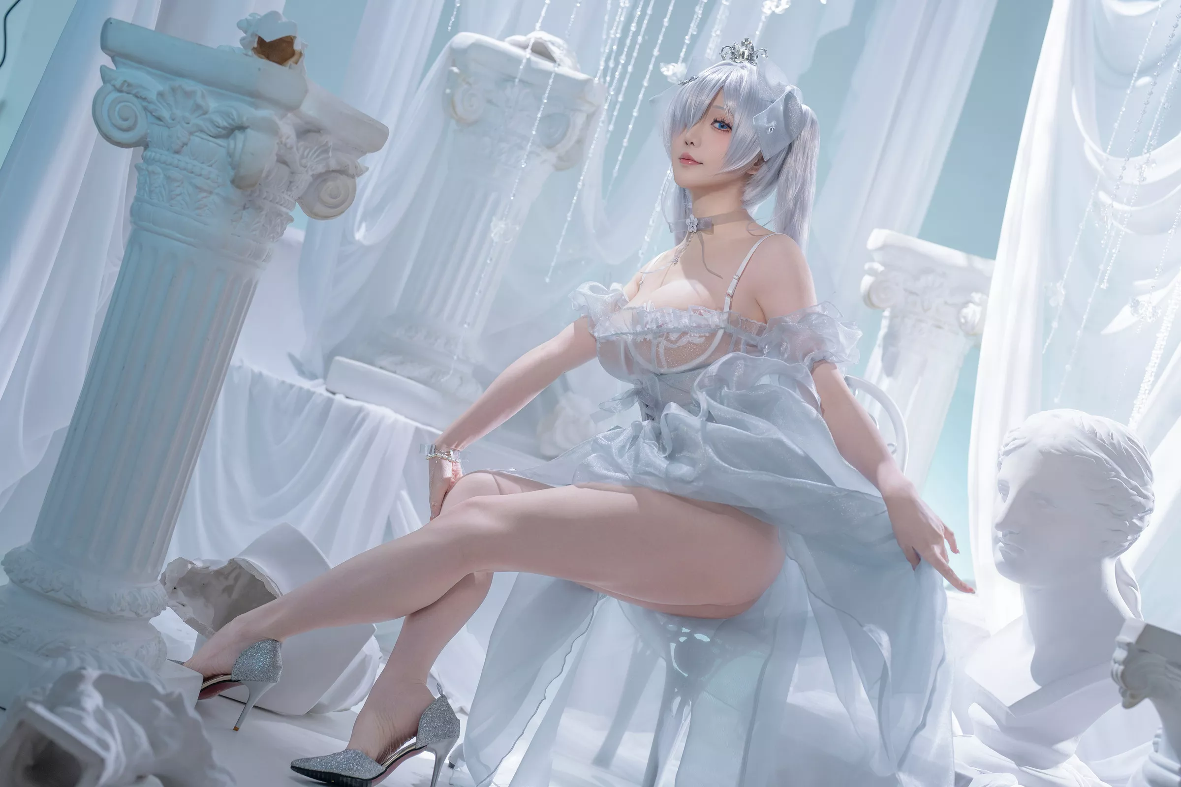 Coser小姐姐星之迟迟25年3月计划D灰姑娘主题性感灰色薄纱长裙秀丰腴身姿诱惑写真37P
