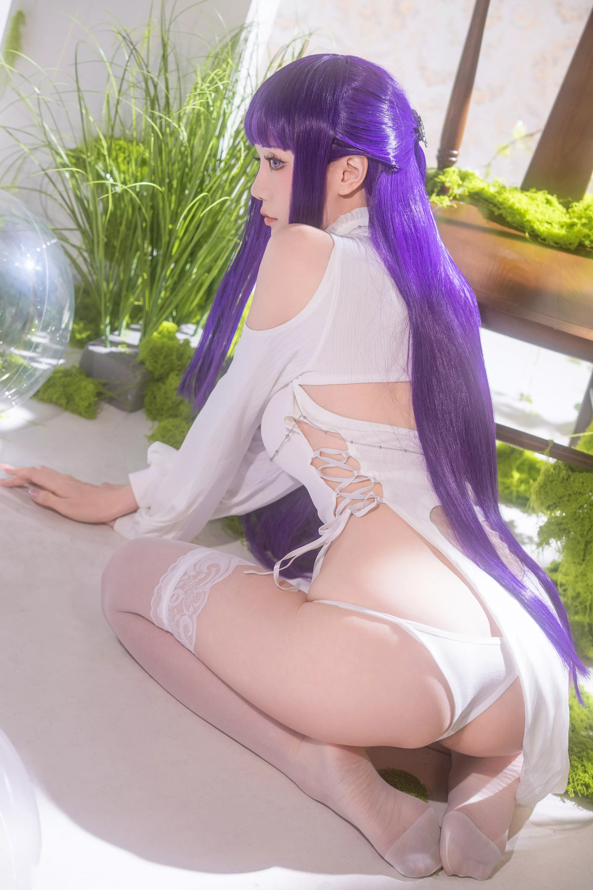 Coser小姐姐星之迟迟25年3月计划E菲伦同人主题白色旗袍配白丝袜秀完美身材性感写真67P