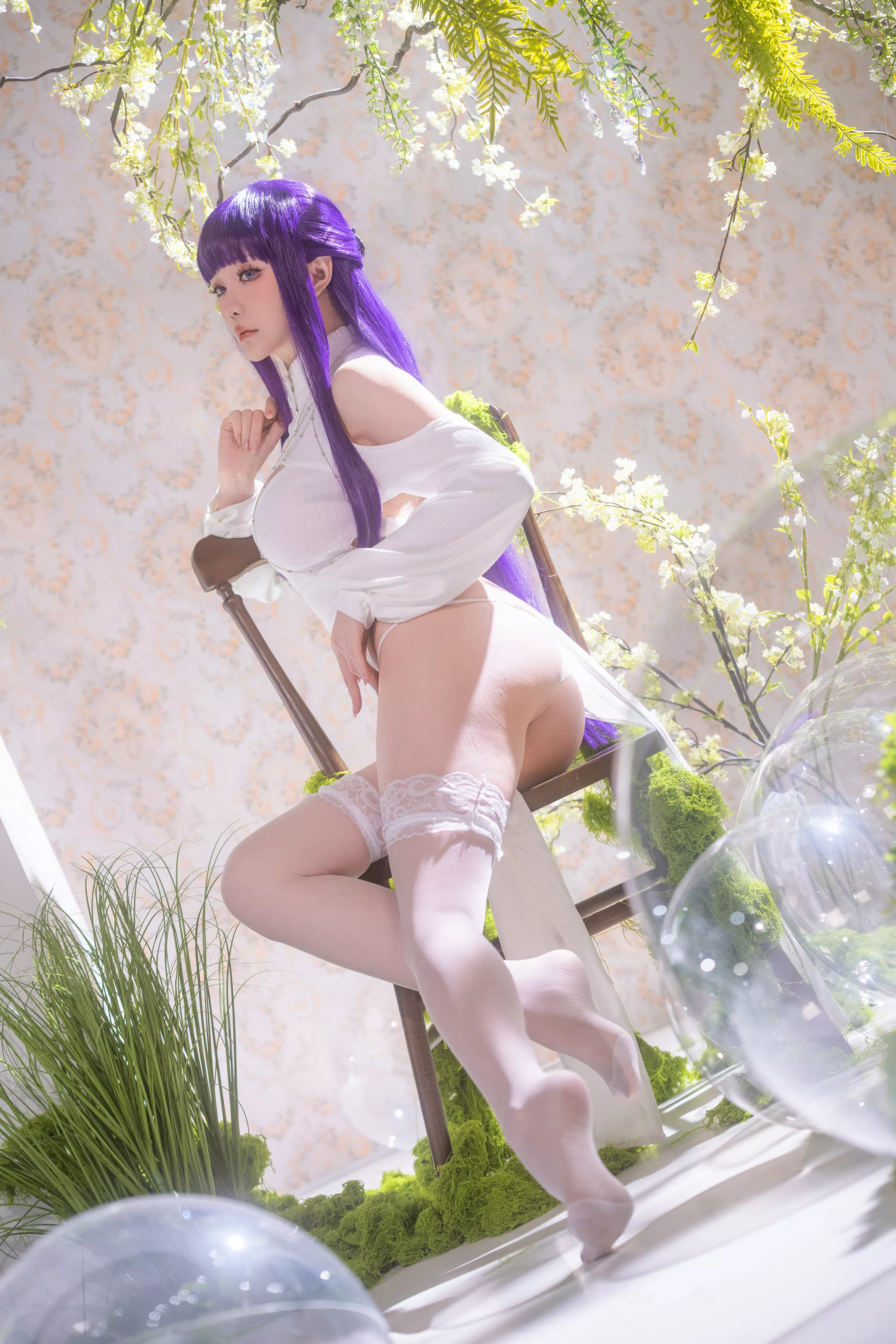 Coser小姐姐星之迟迟25年3月计划E菲伦同人主题白色旗袍配白丝袜秀完美身材性感写真67P