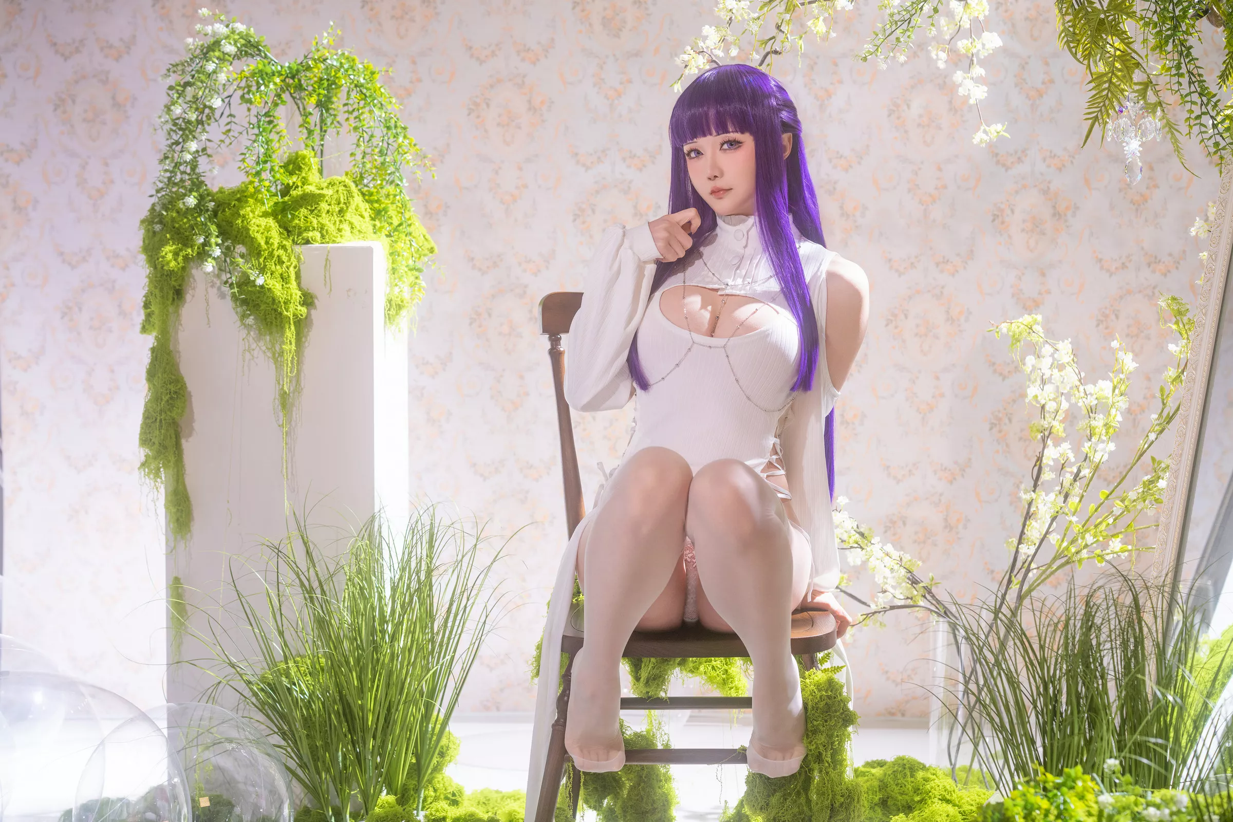 Coser小姐姐星之迟迟25年3月计划E菲伦同人主题白色旗袍配白丝袜秀完美身材性感写真67P